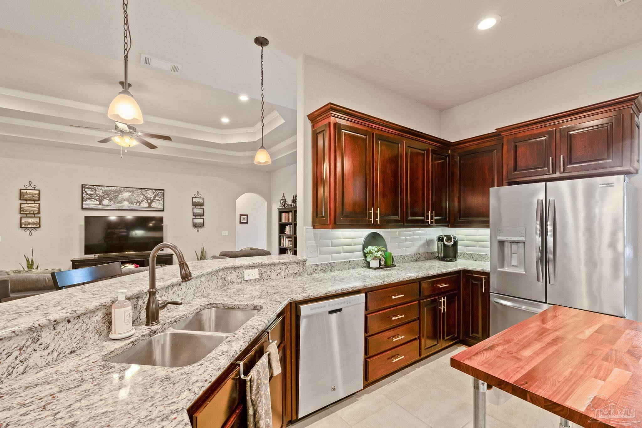 5927 Mountain Crest Ave