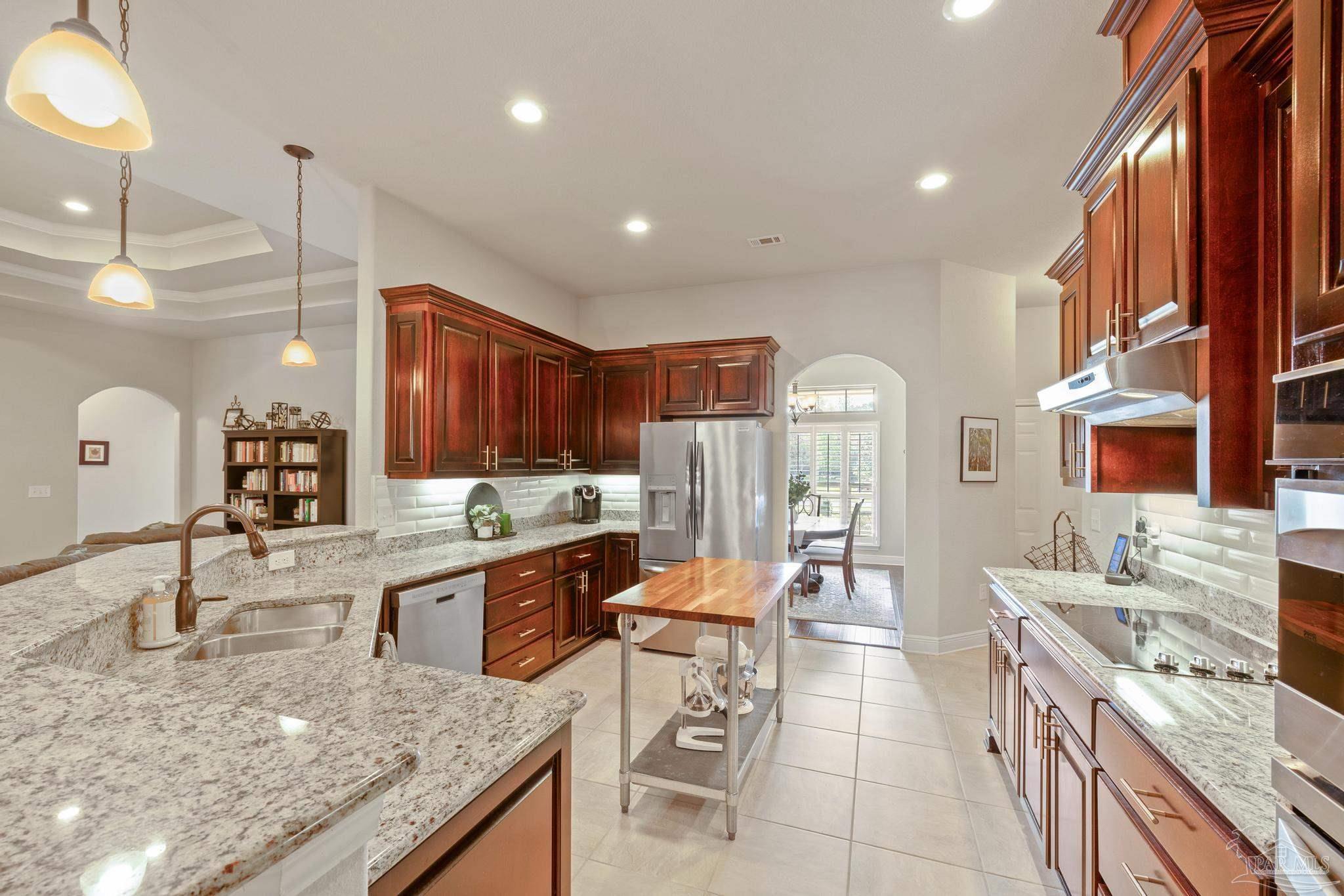 5927 Mountain Crest Ave