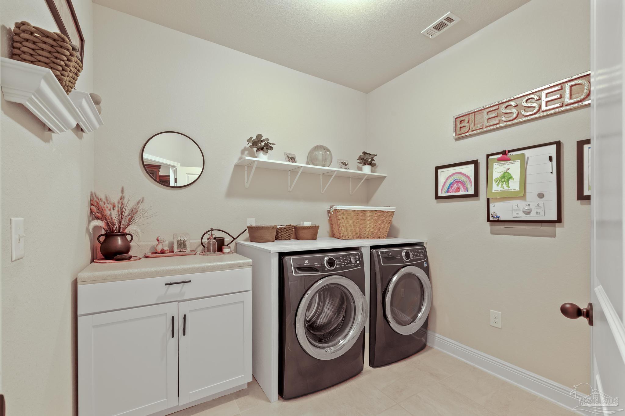 5927 Mountain Crest Ave