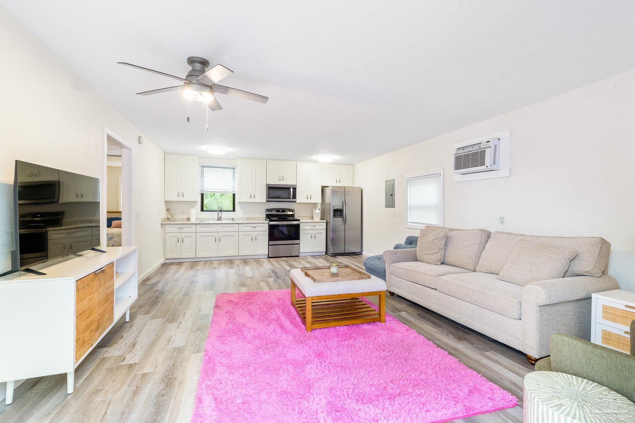 3085 Robertson Rd