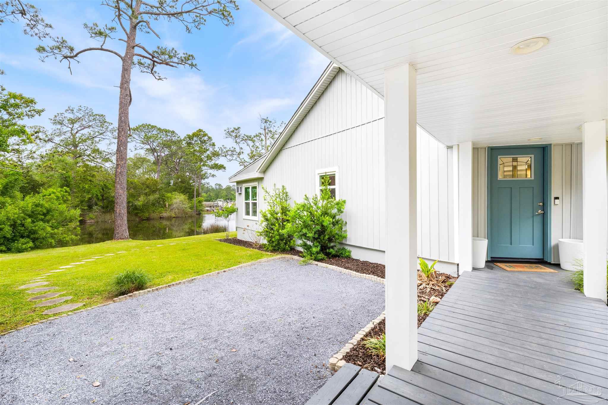 3085 Robertson Rd