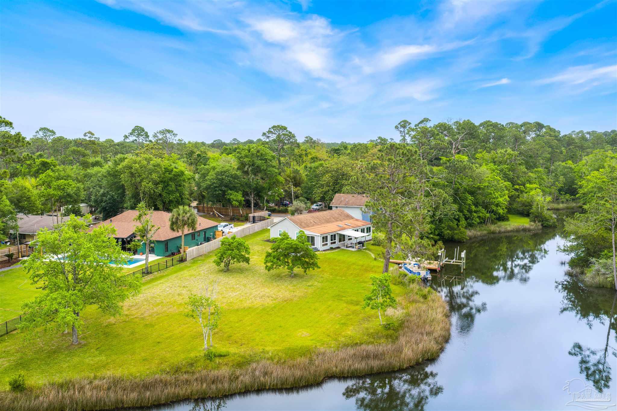 3085 Robertson Rd