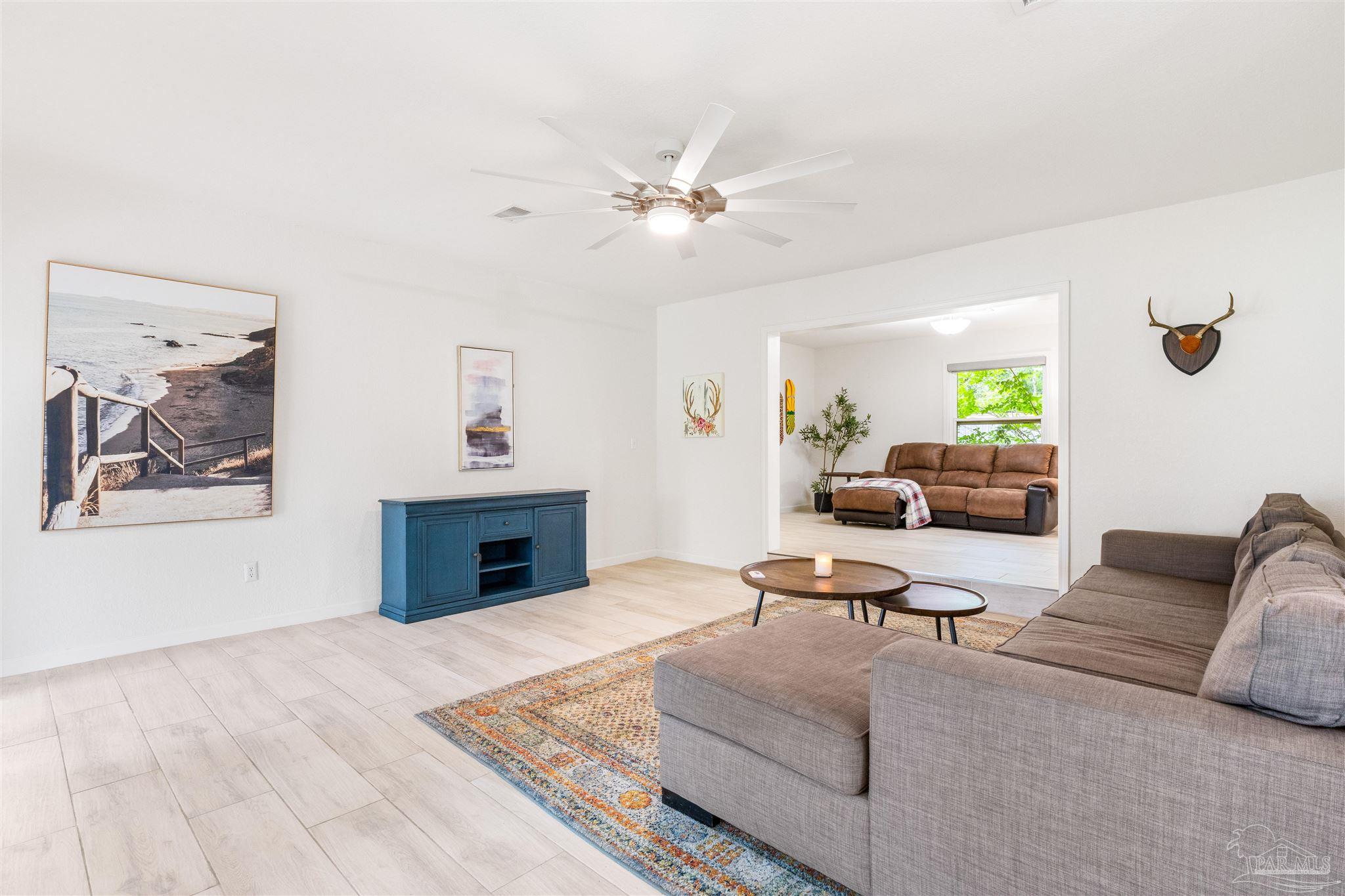 3085 Robertson Rd