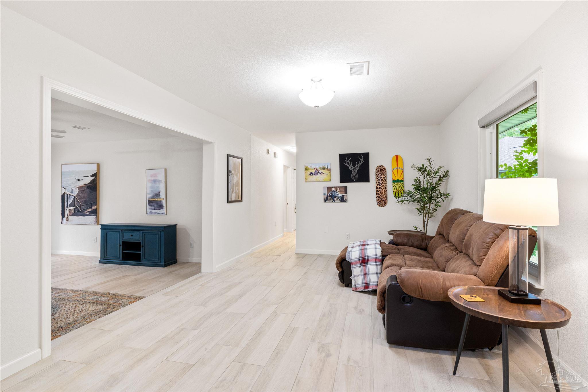 3085 Robertson Rd