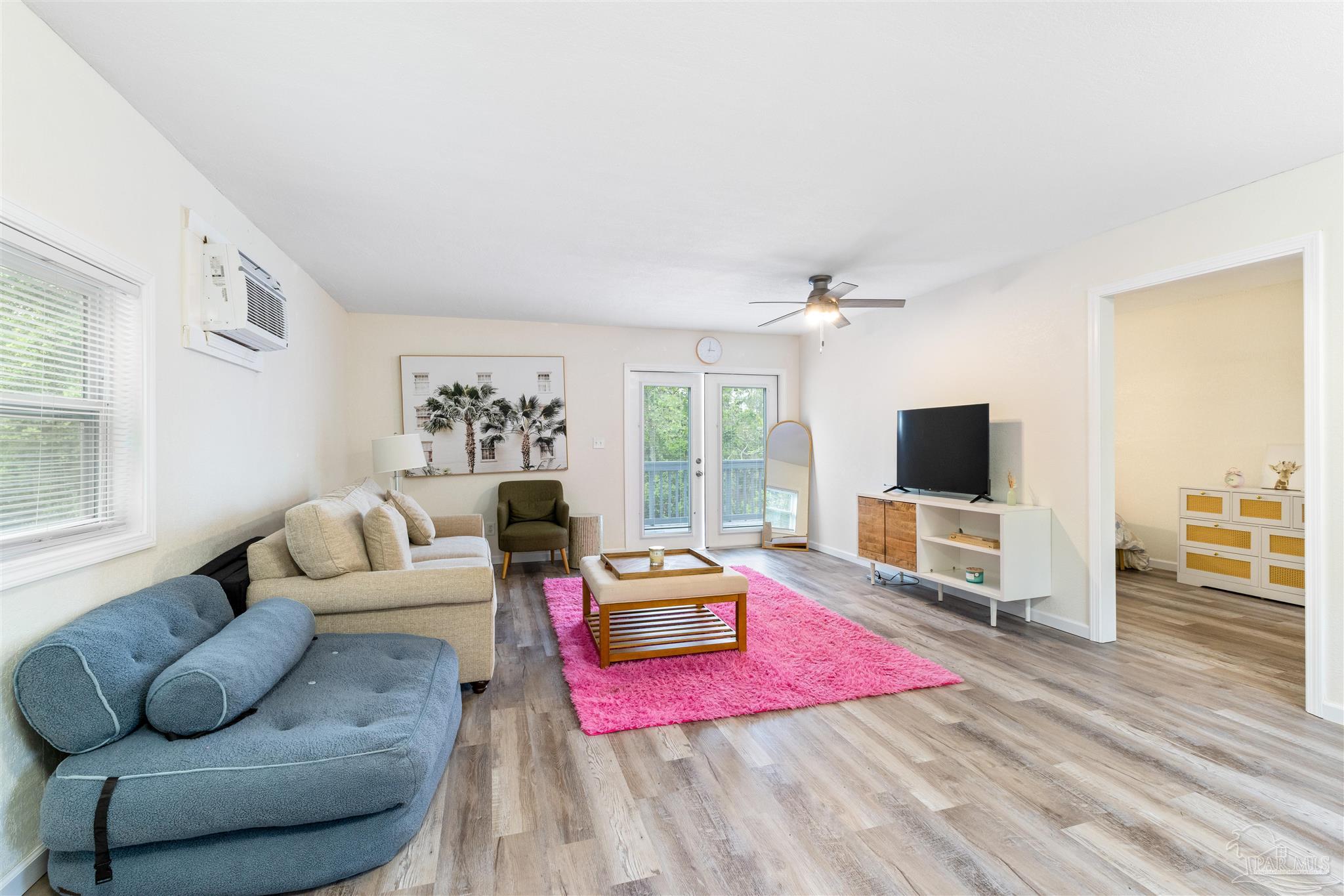 3085 Robertson Rd