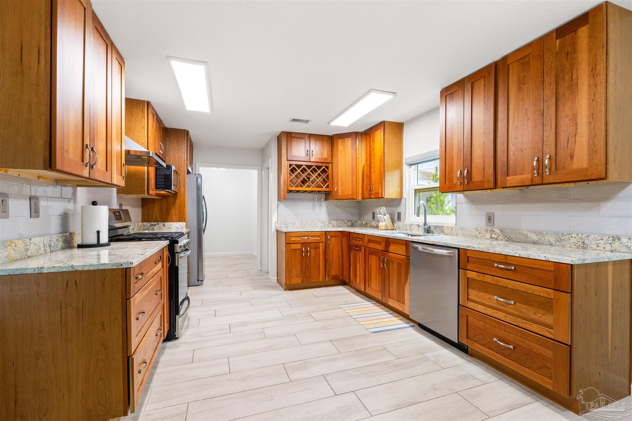 3085 Robertson Rd