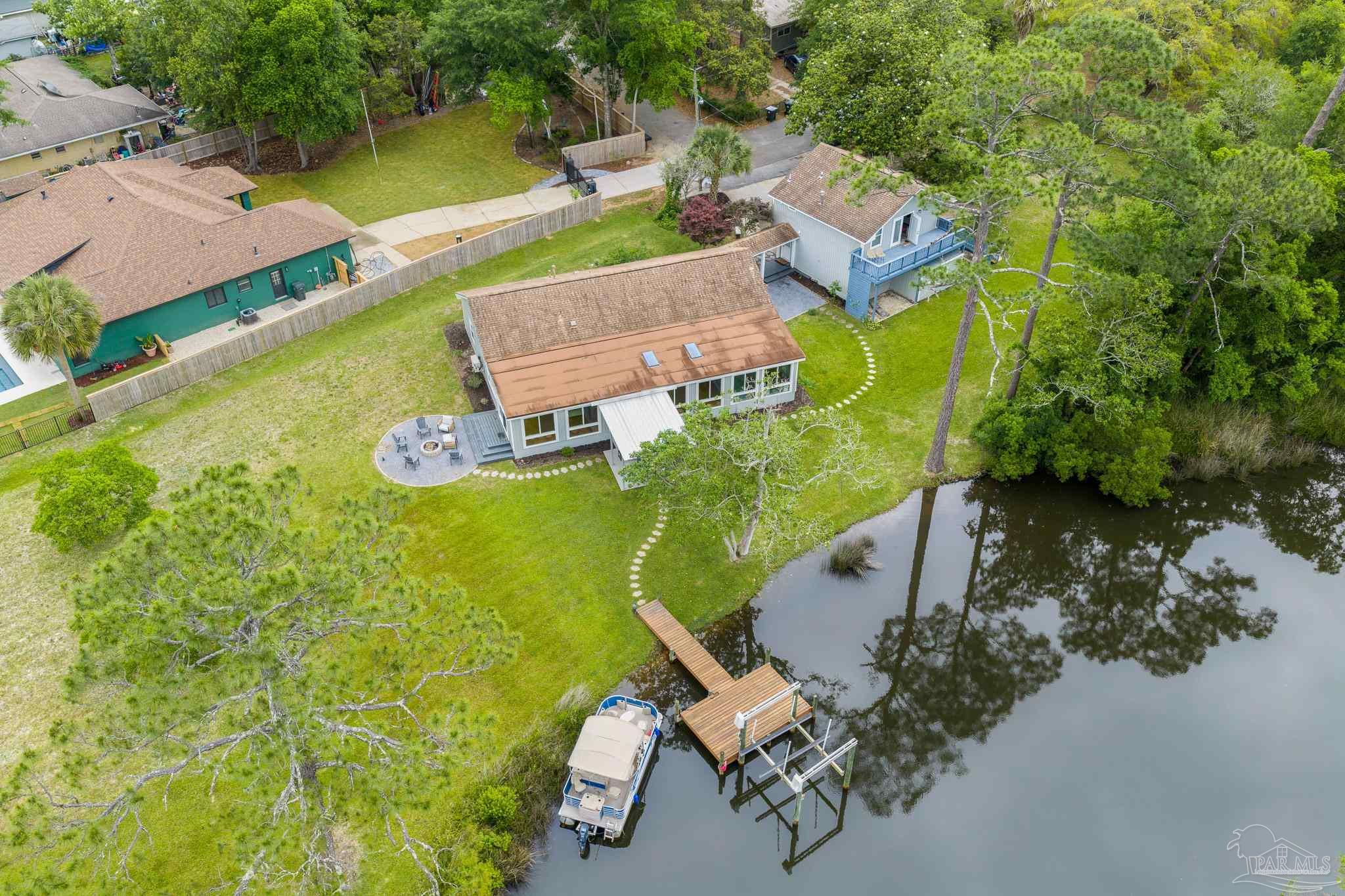 3085 Robertson Rd