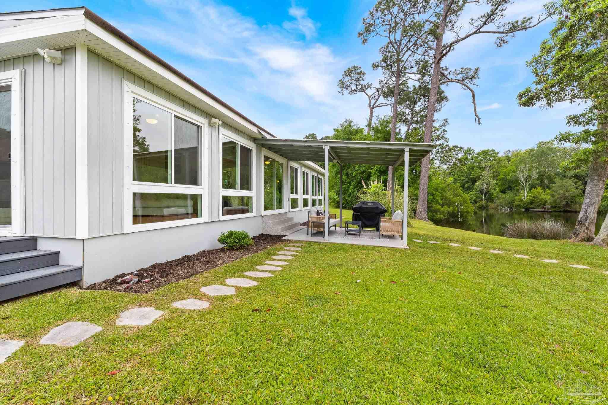 3085 Robertson Rd