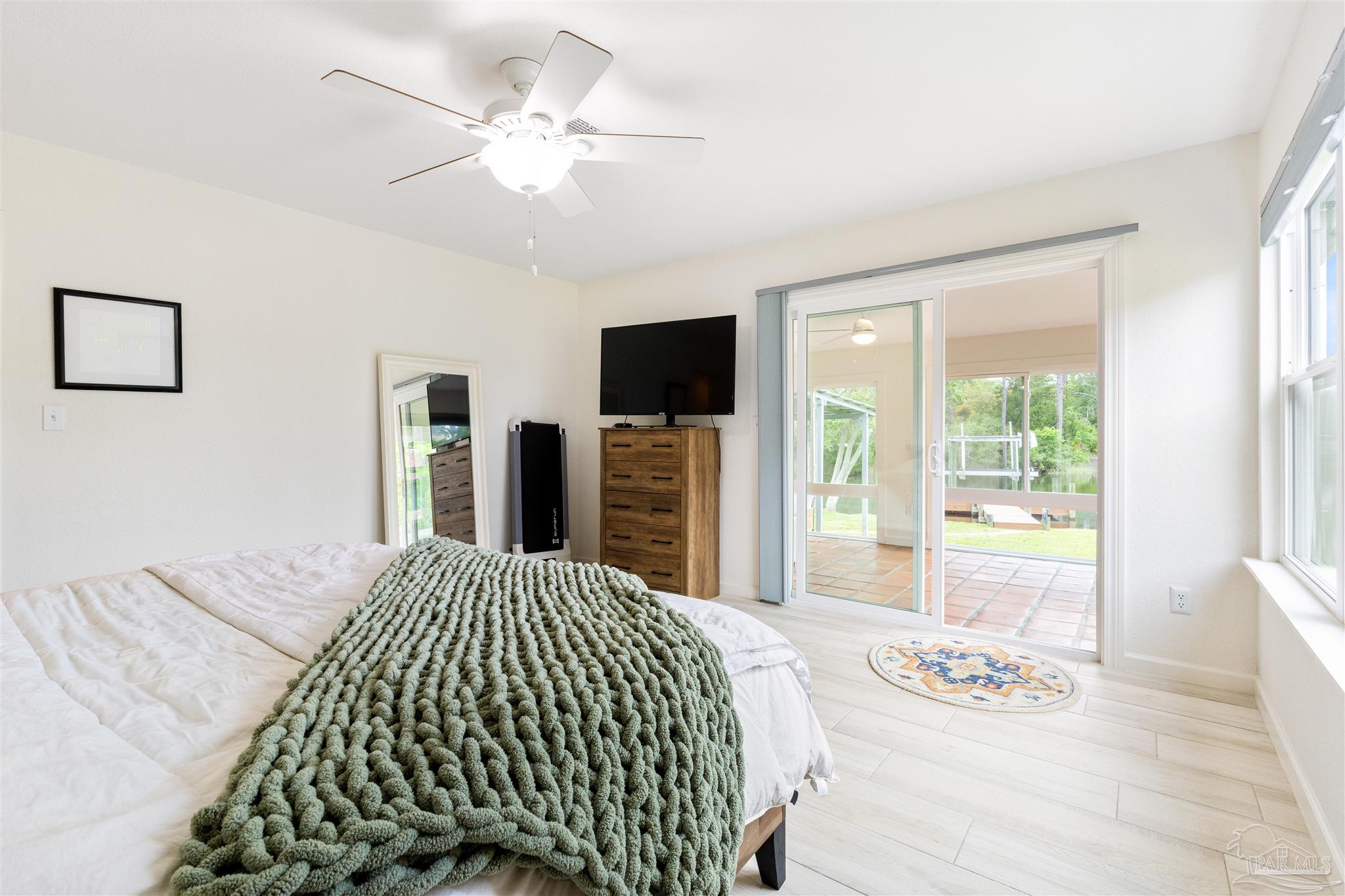 3085 Robertson Rd
