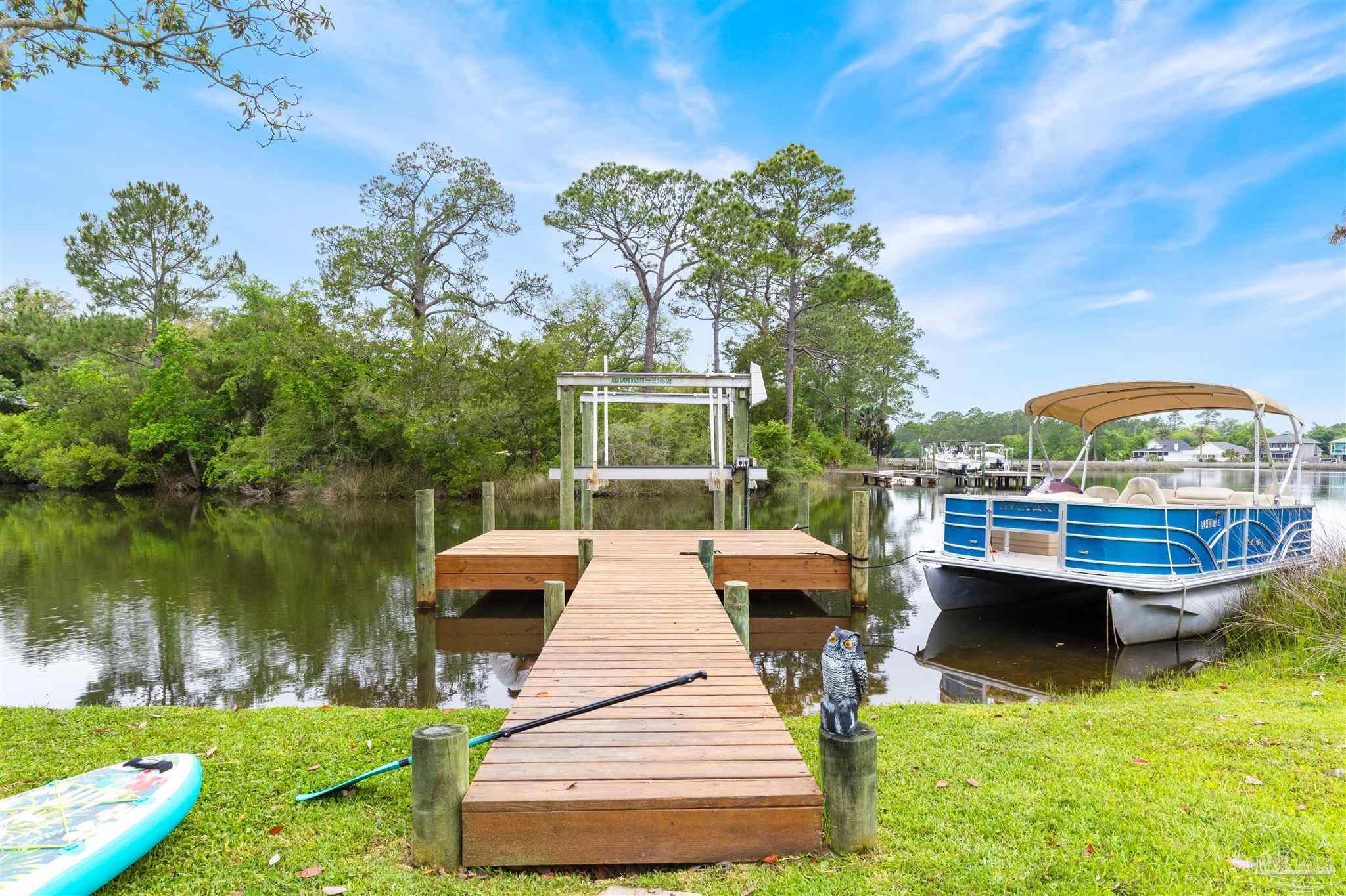 3085 Robertson Rd