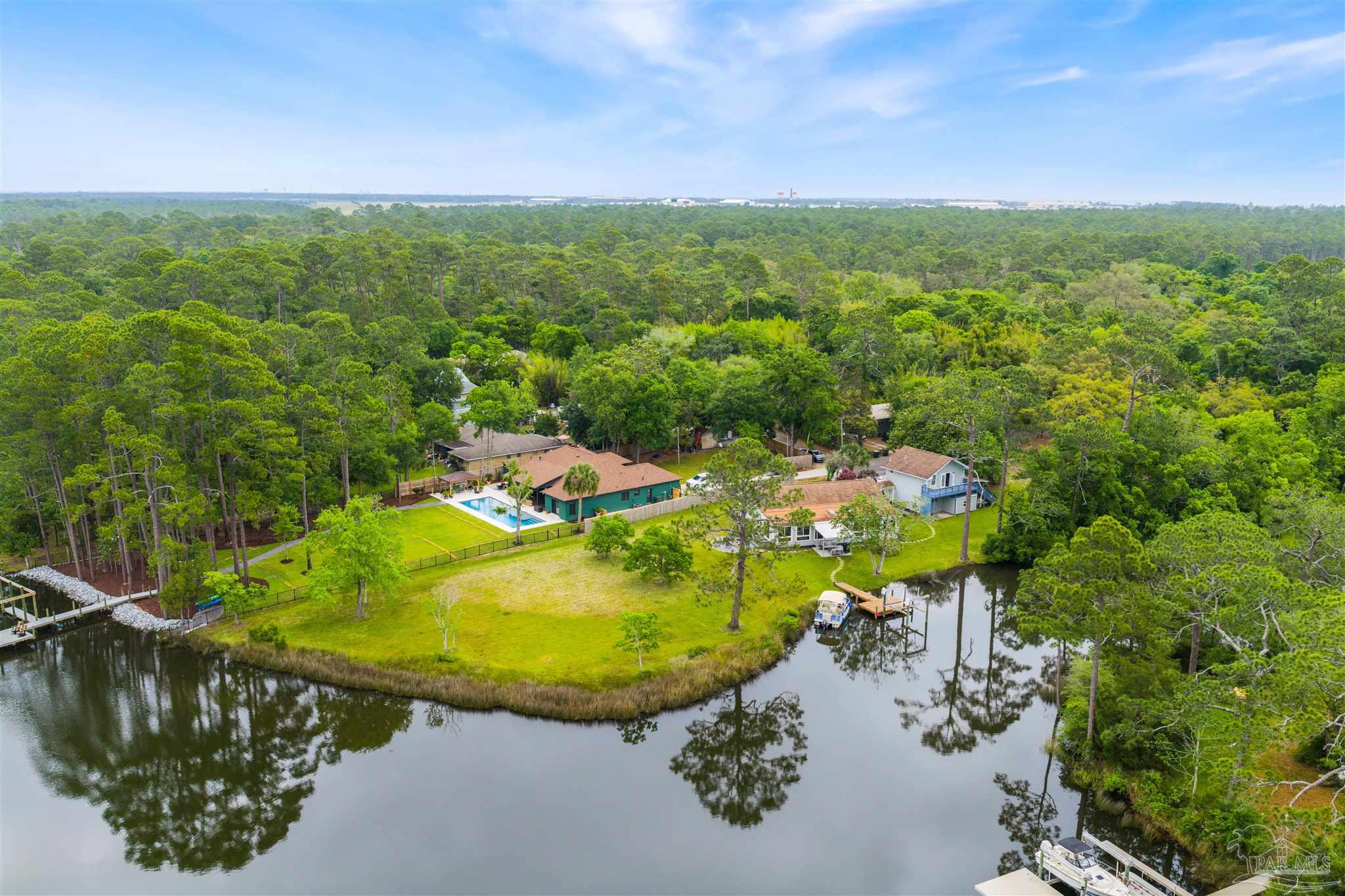 3085 Robertson Rd
