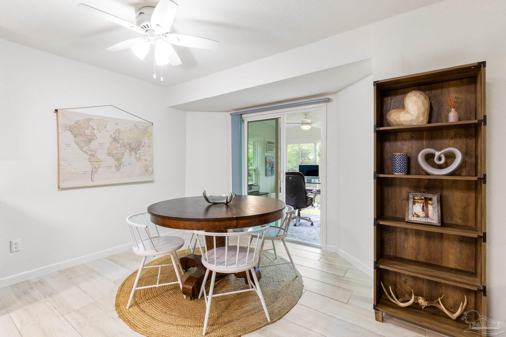 3085 Robertson Rd