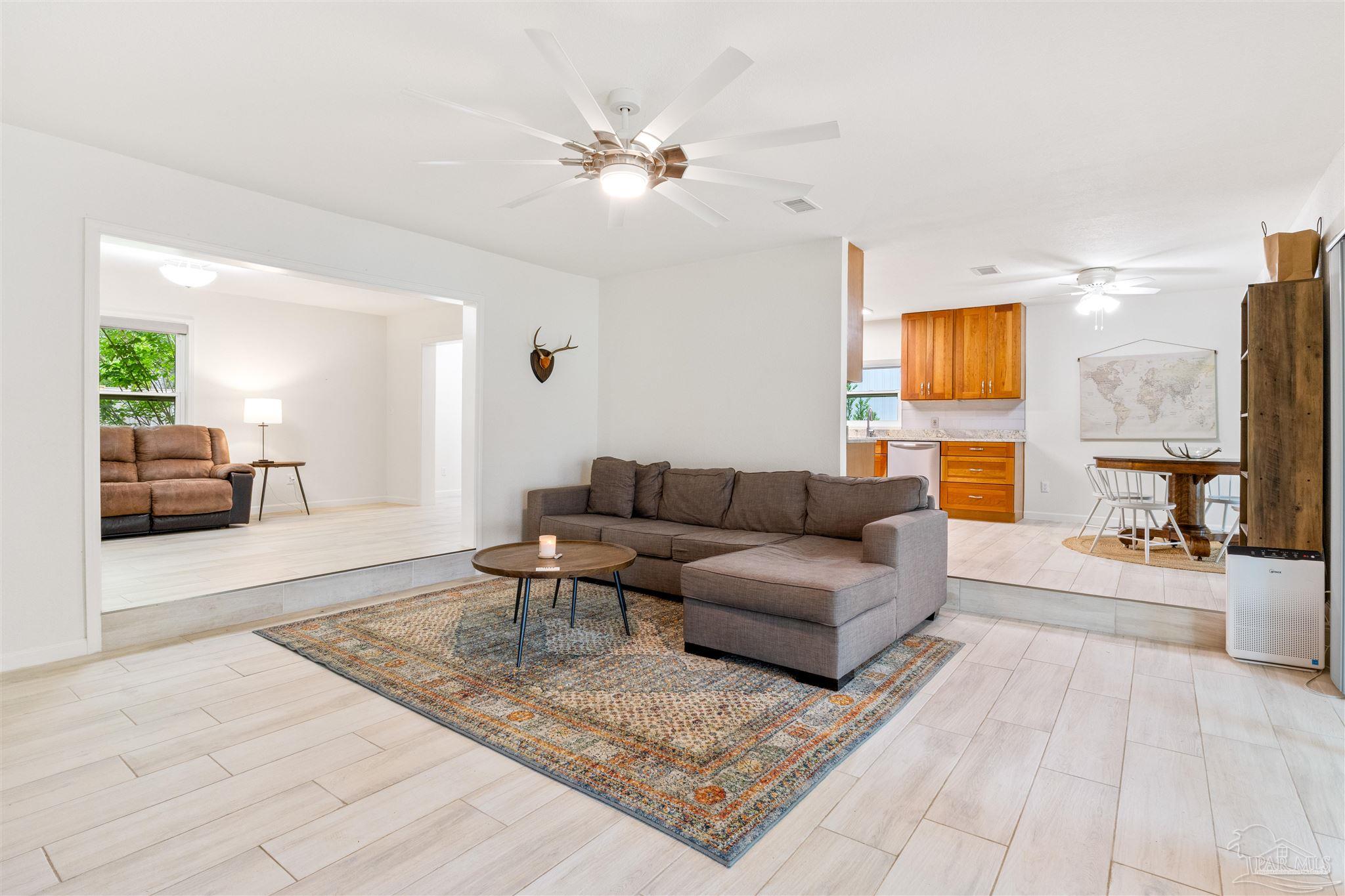 3085 Robertson Rd