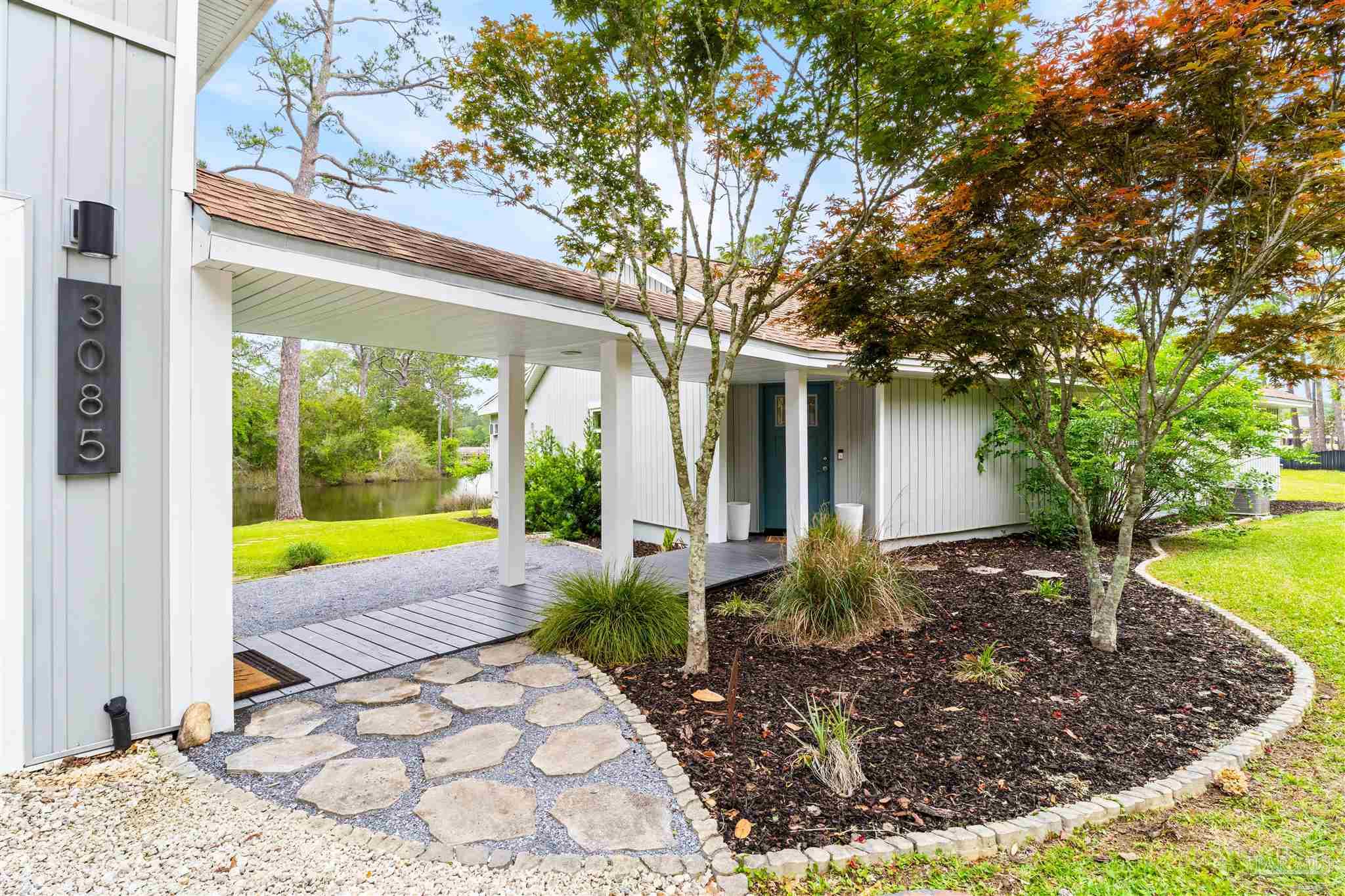 3085 Robertson Rd