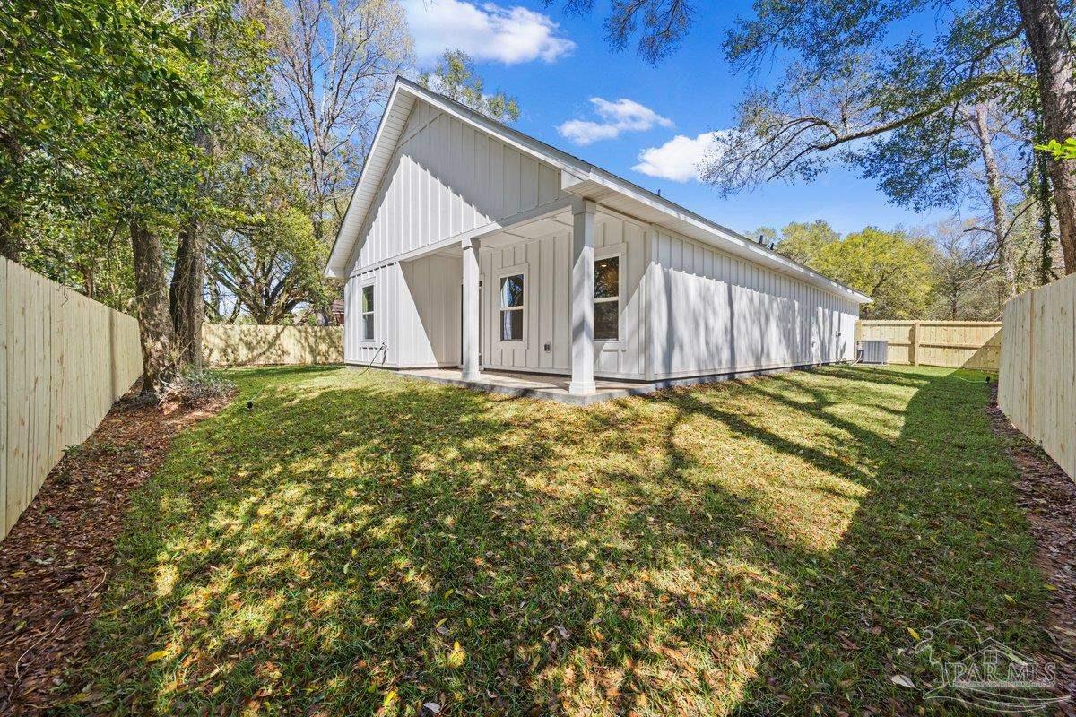 7561 Weaver Dr