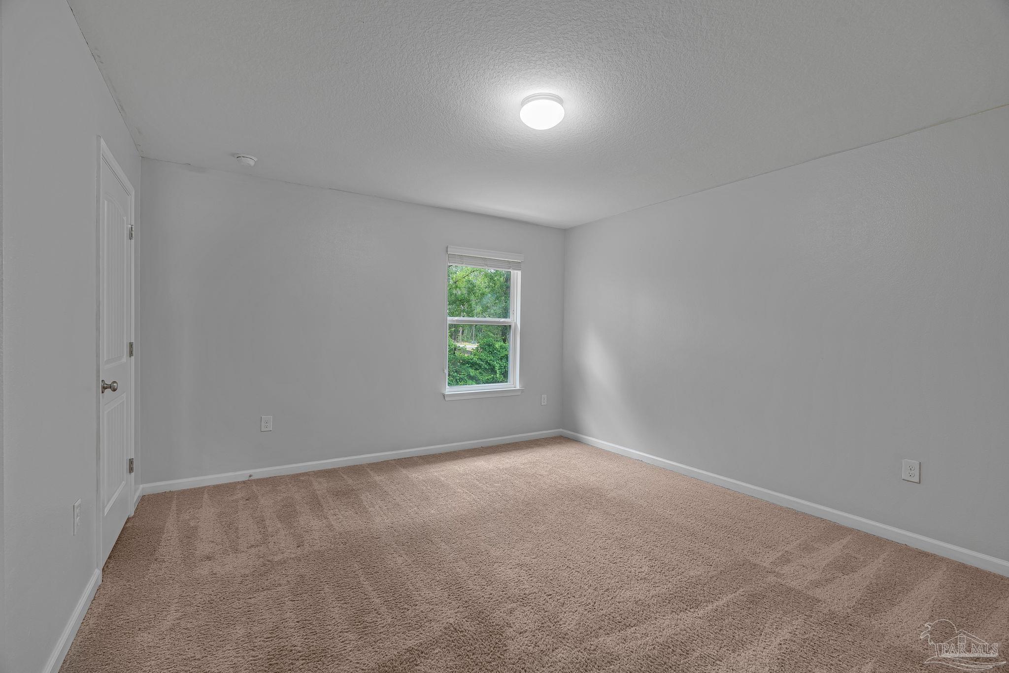 5765 Blackhorse Cir