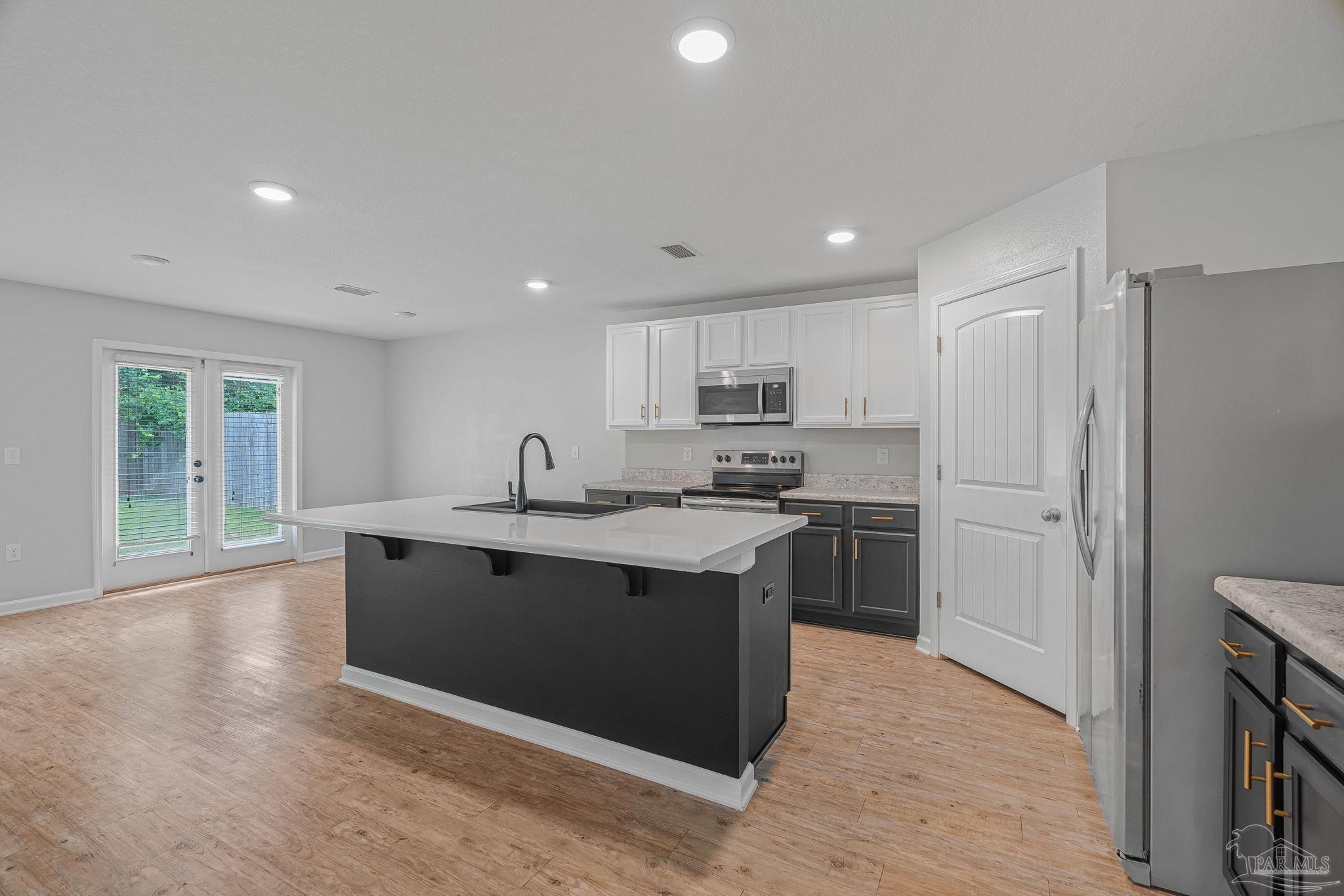 5765 Blackhorse Cir