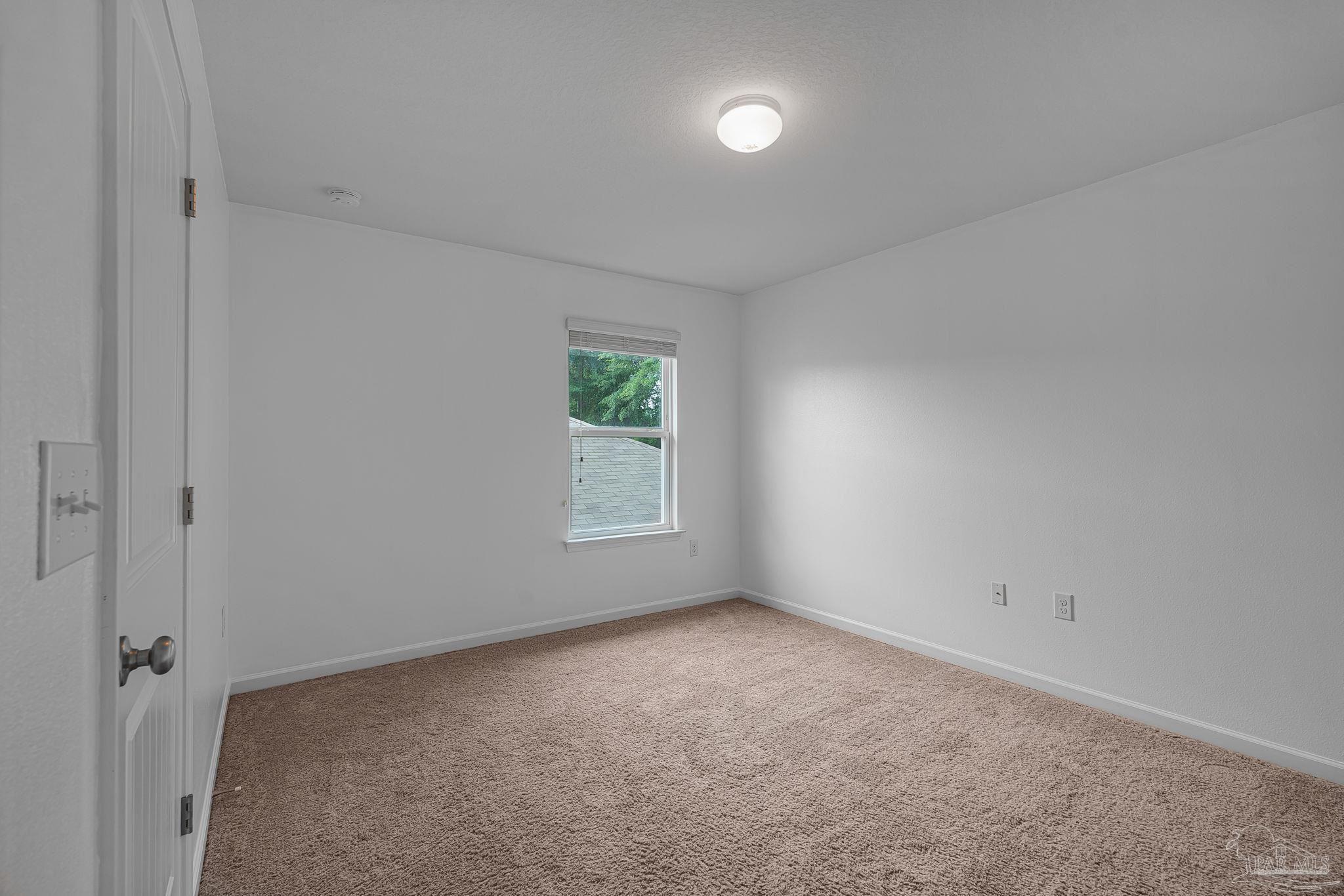 5765 Blackhorse Cir