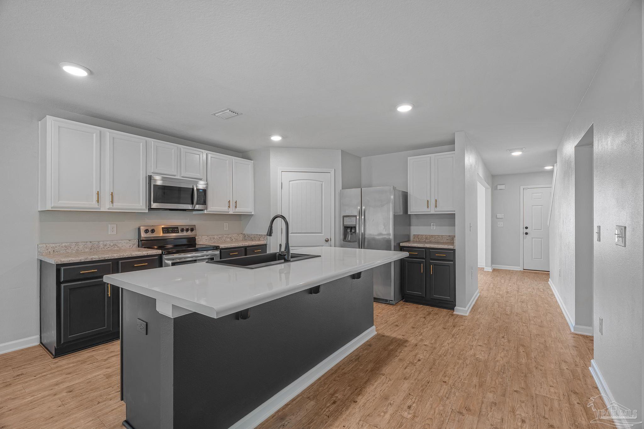 5765 Blackhorse Cir
