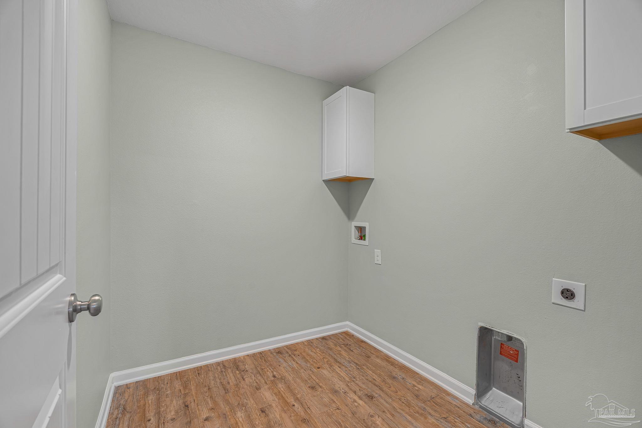5765 Blackhorse Cir