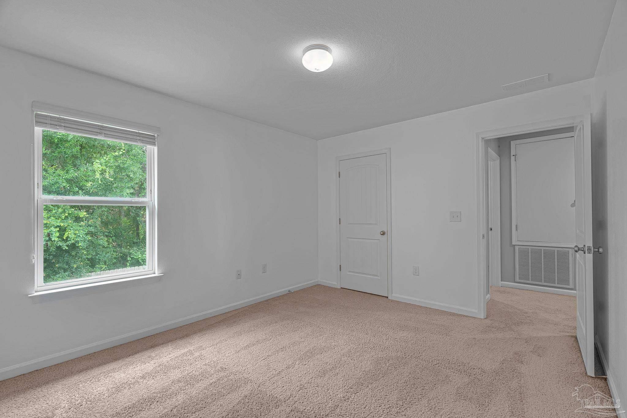 5765 Blackhorse Cir