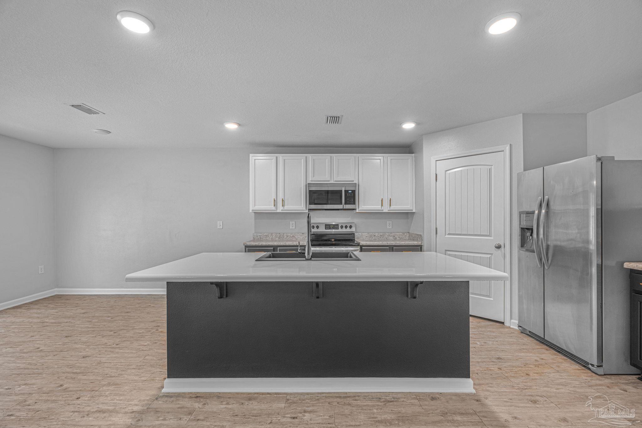 5765 Blackhorse Cir