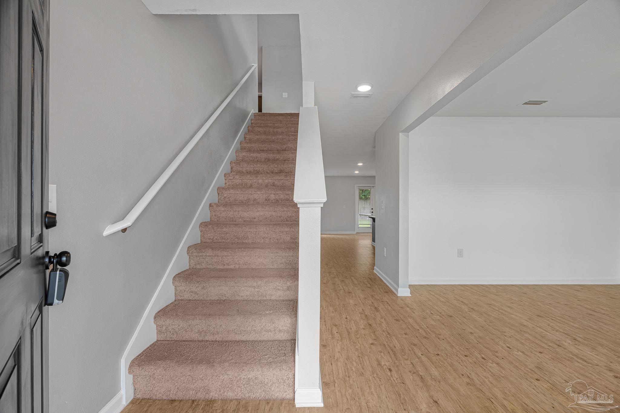 5765 Blackhorse Cir