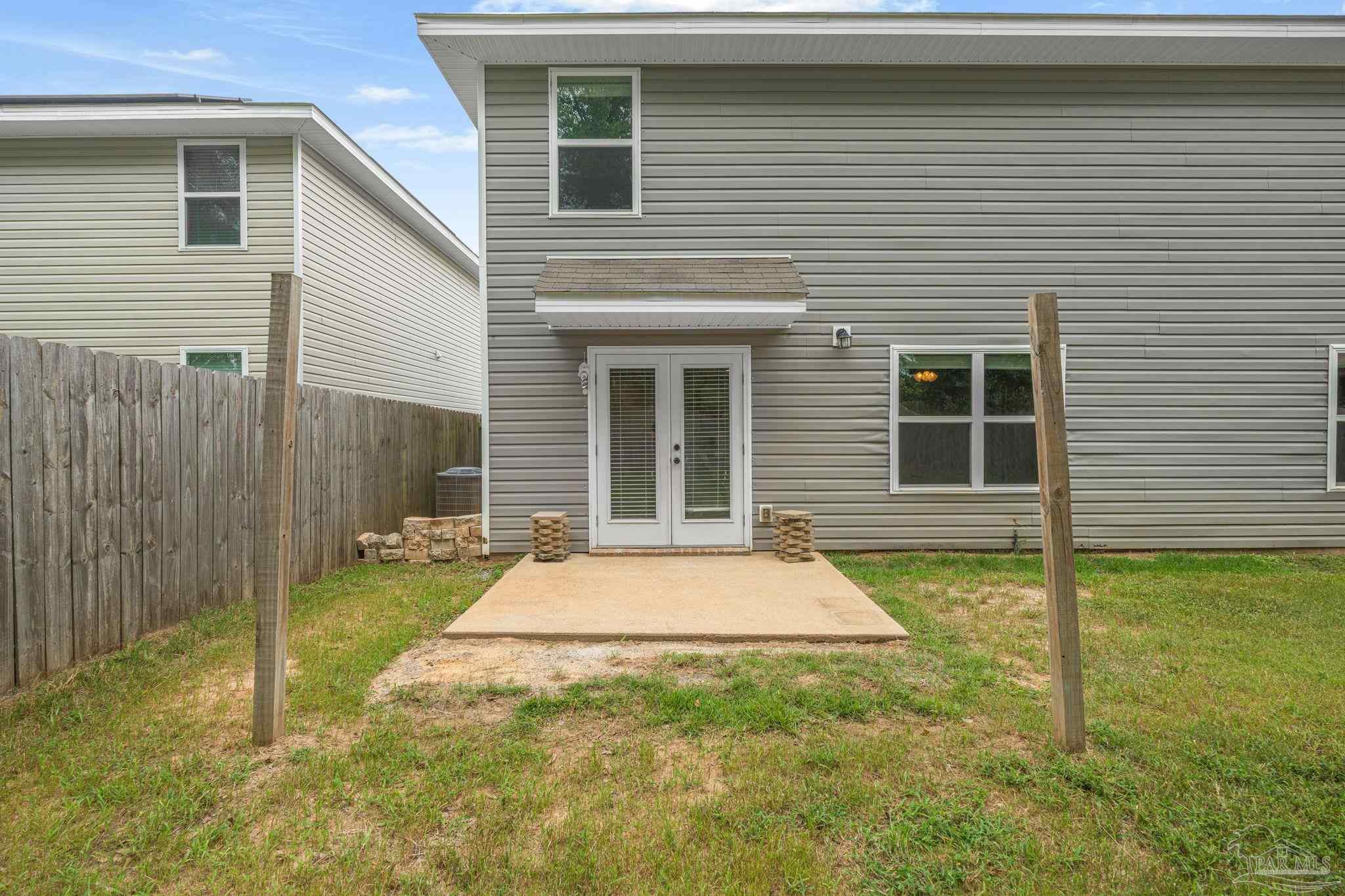 5765 Blackhorse Cir
