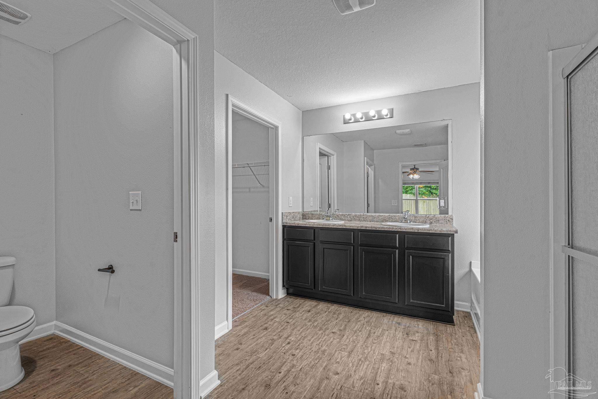 5765 Blackhorse Cir