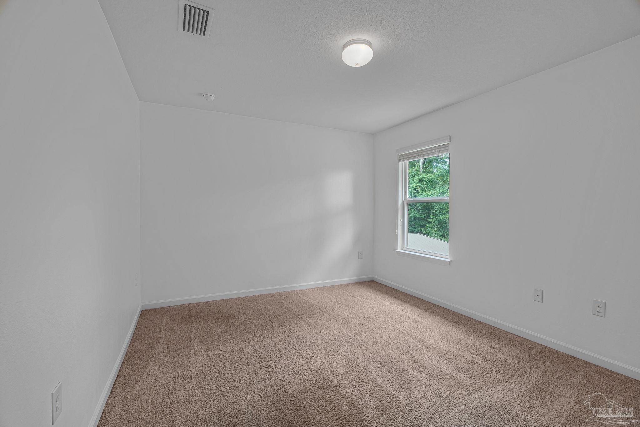 5765 Blackhorse Cir