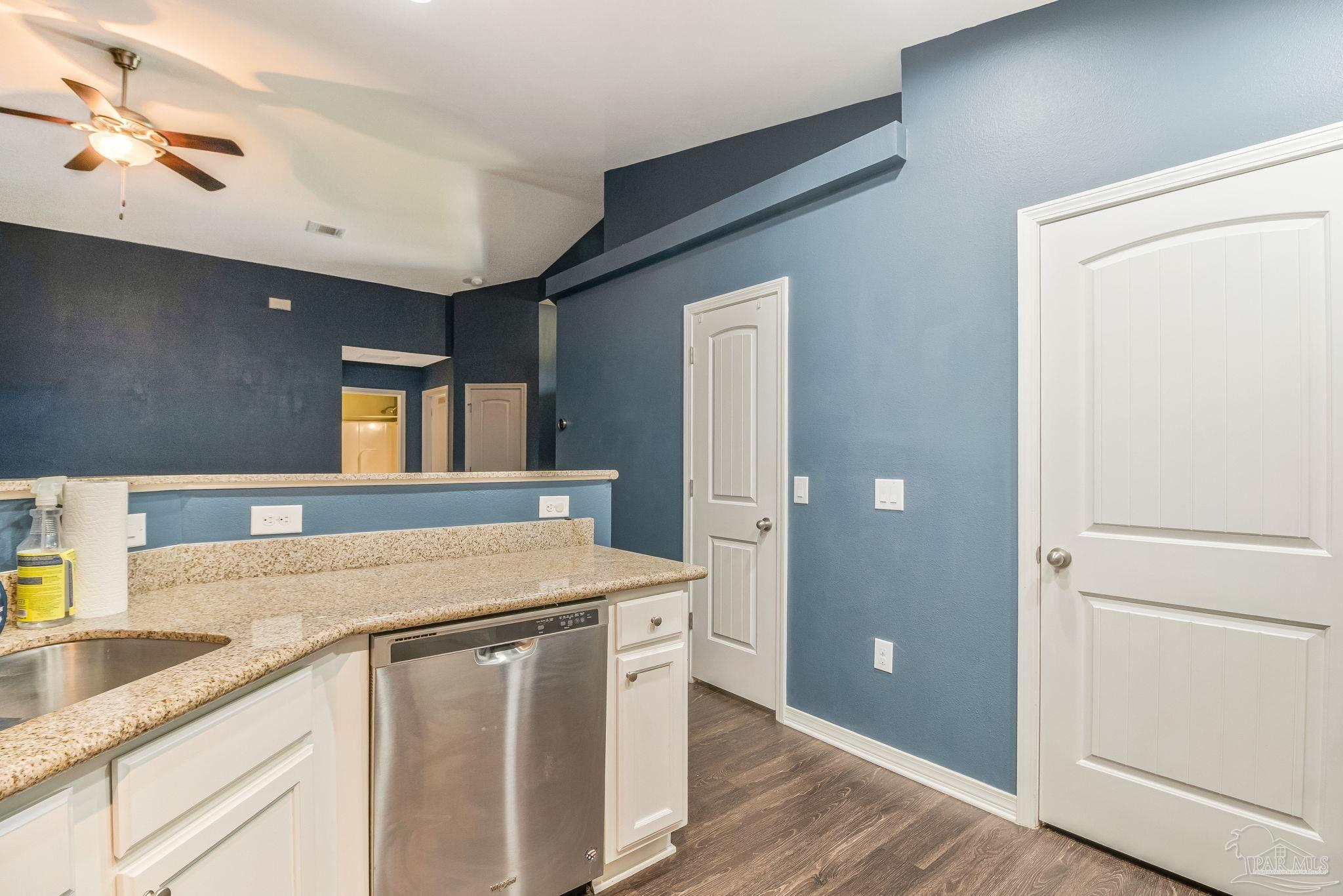 5849 Fairlands Rd