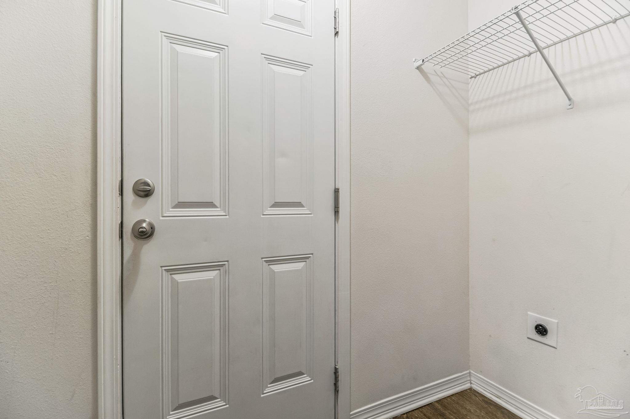 5849 Fairlands Rd