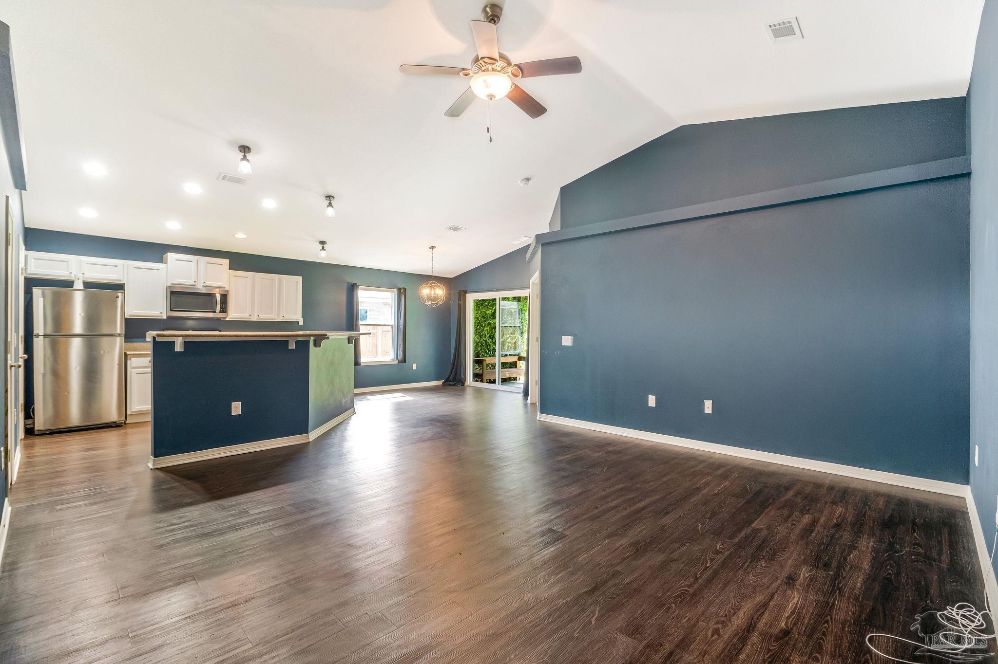 5849 Fairlands Rd