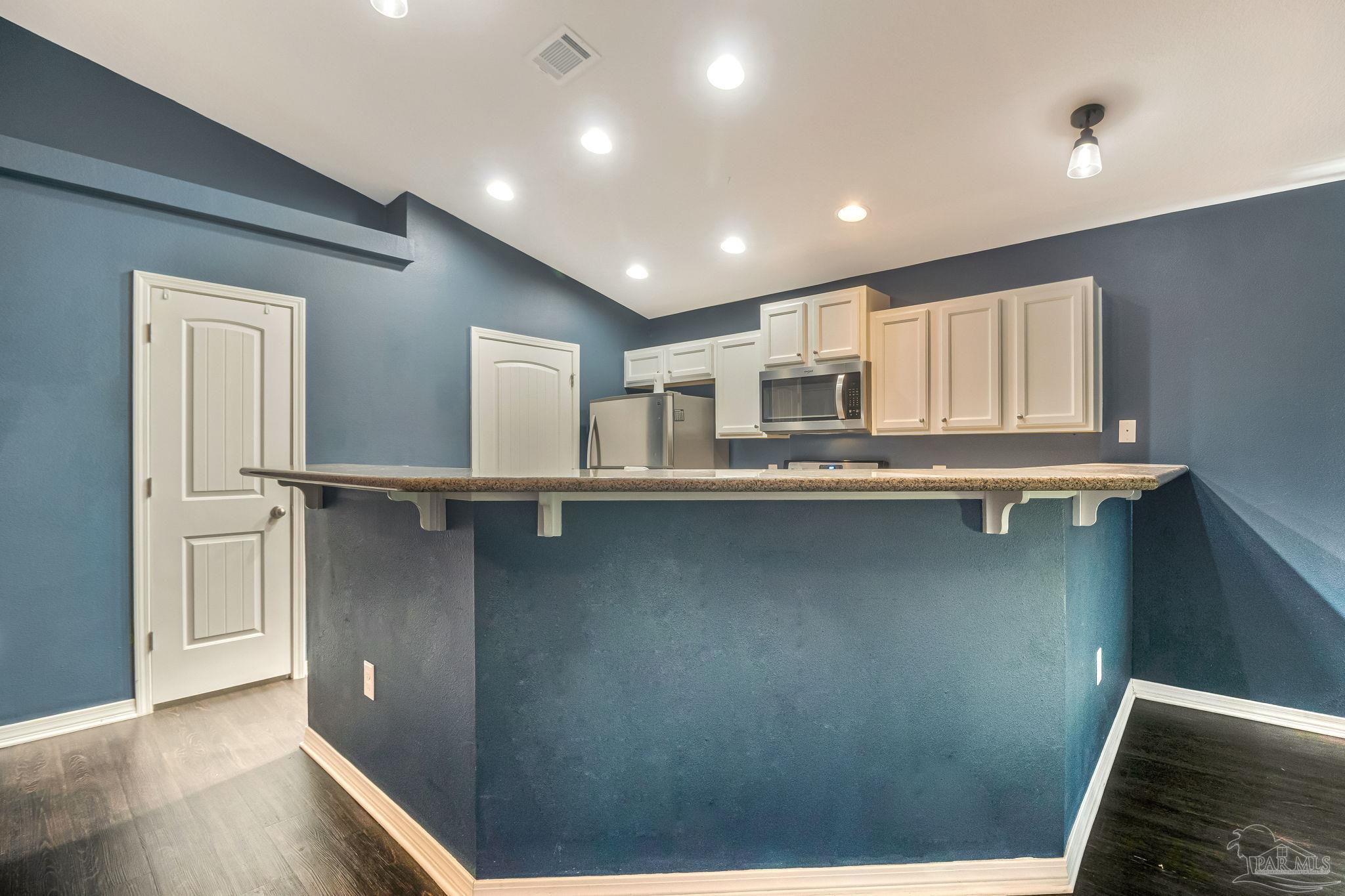 5849 Fairlands Rd