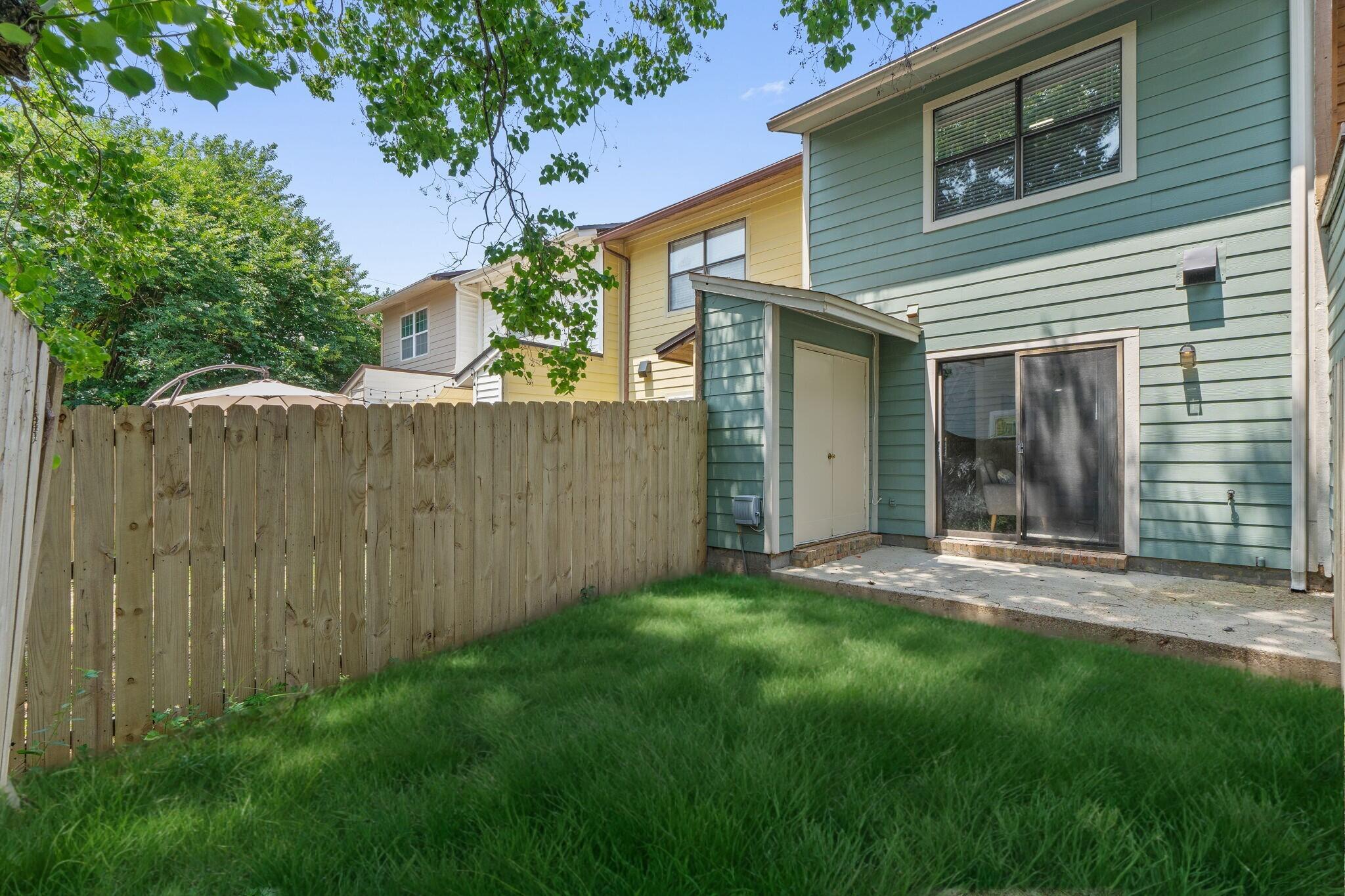 3 NW Deal Avenue, D