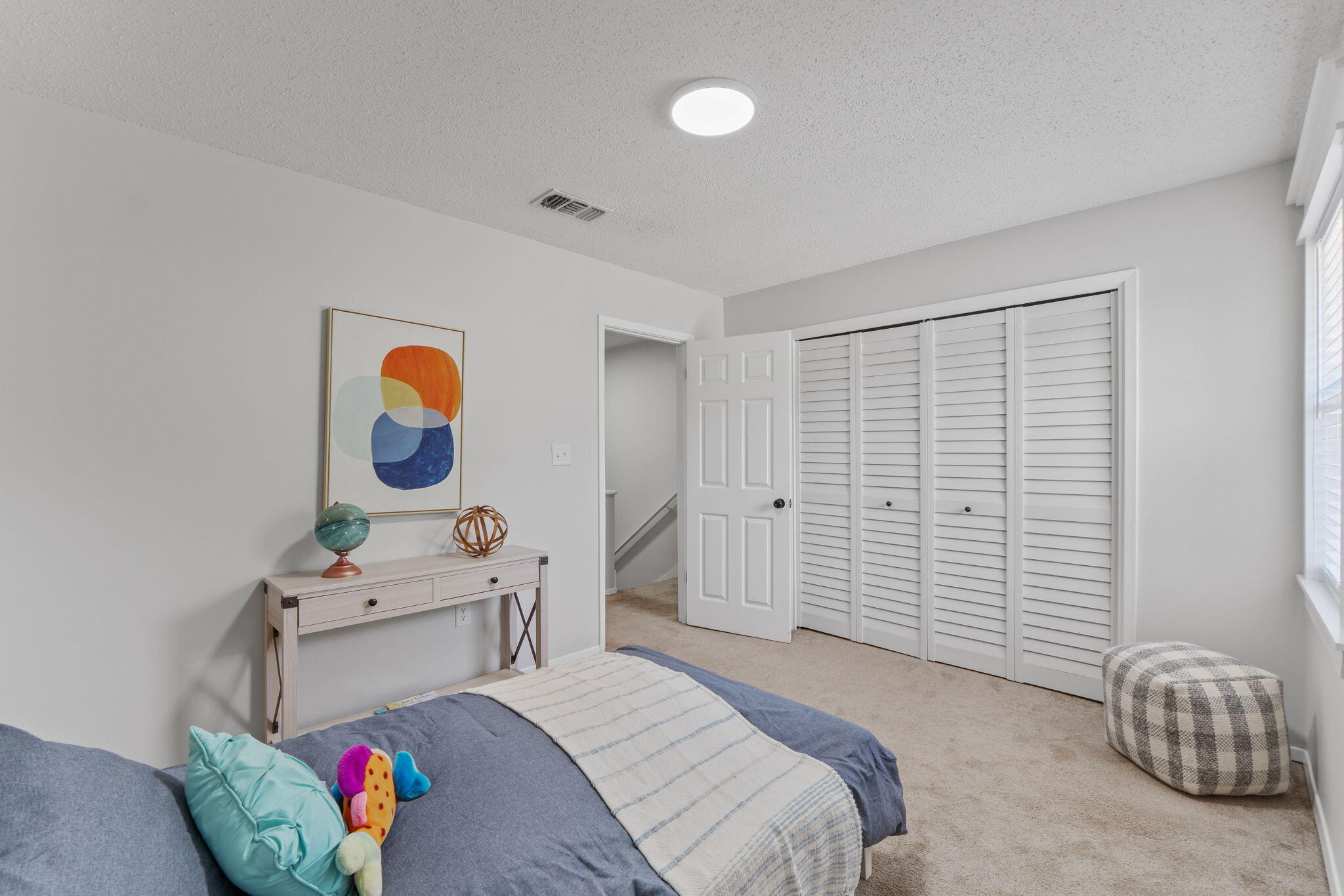 3 NW Deal Avenue, D