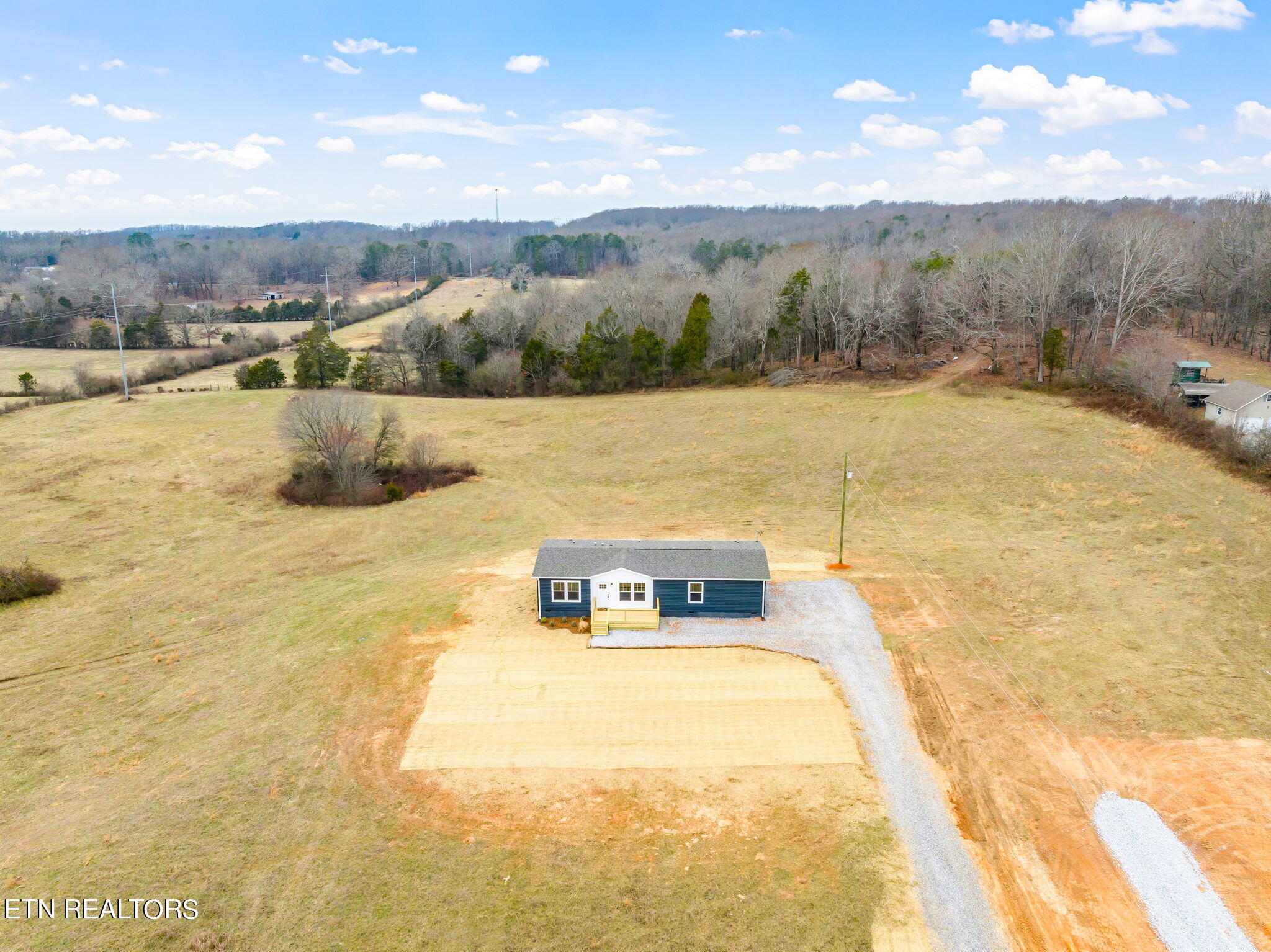 484 Greenbriar Rd