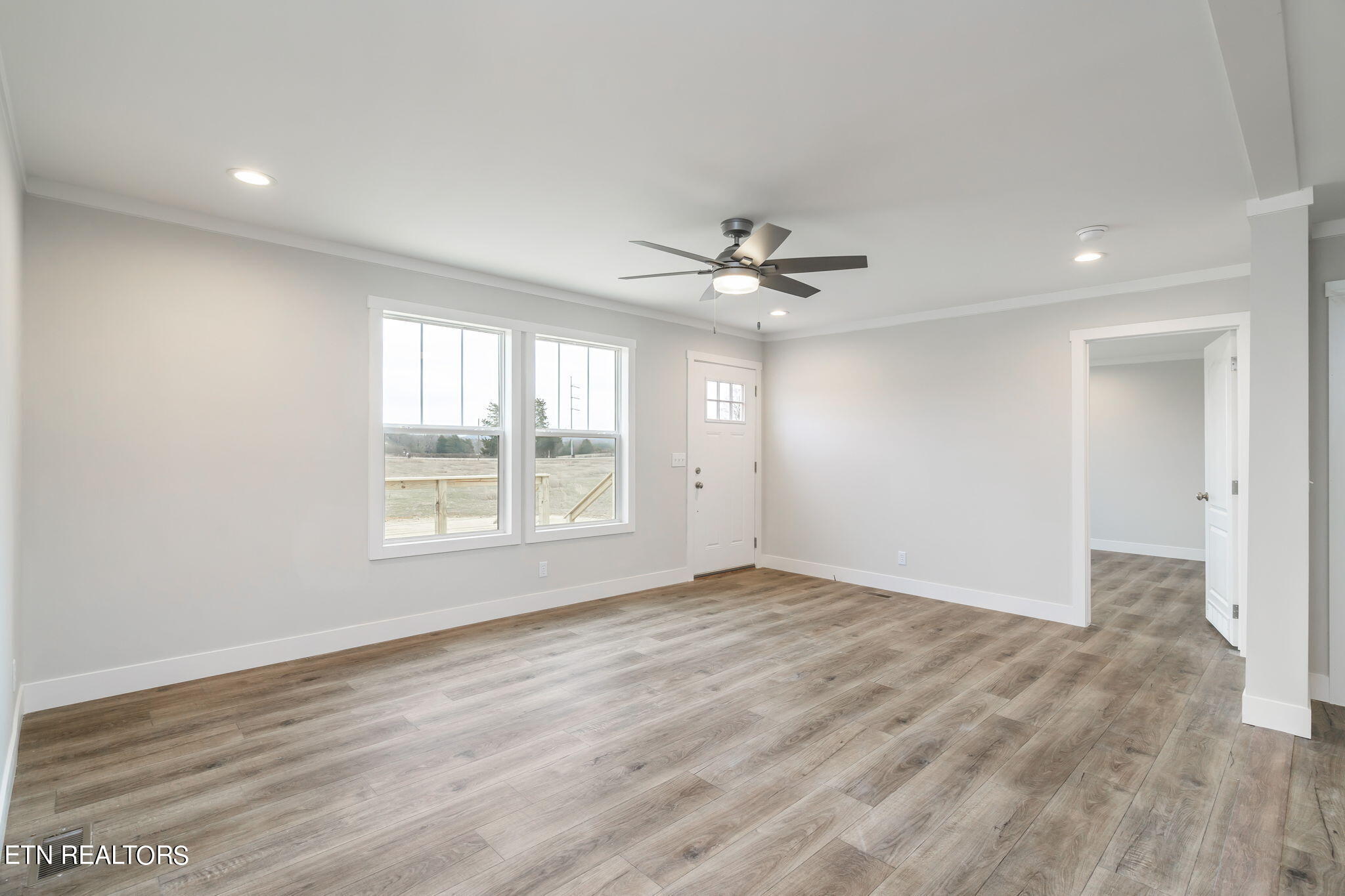 484 Greenbriar Rd