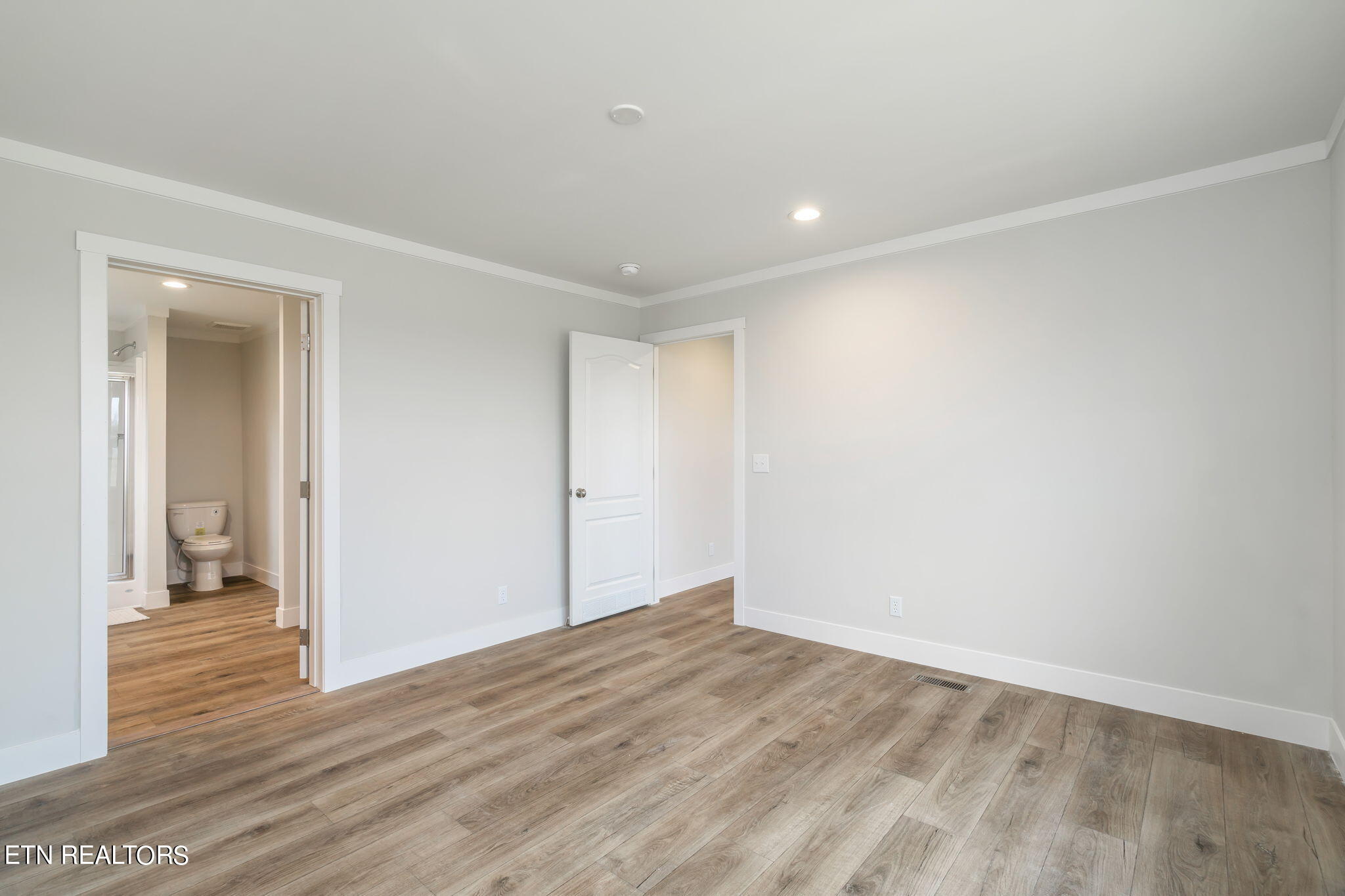 484 Greenbriar Rd
