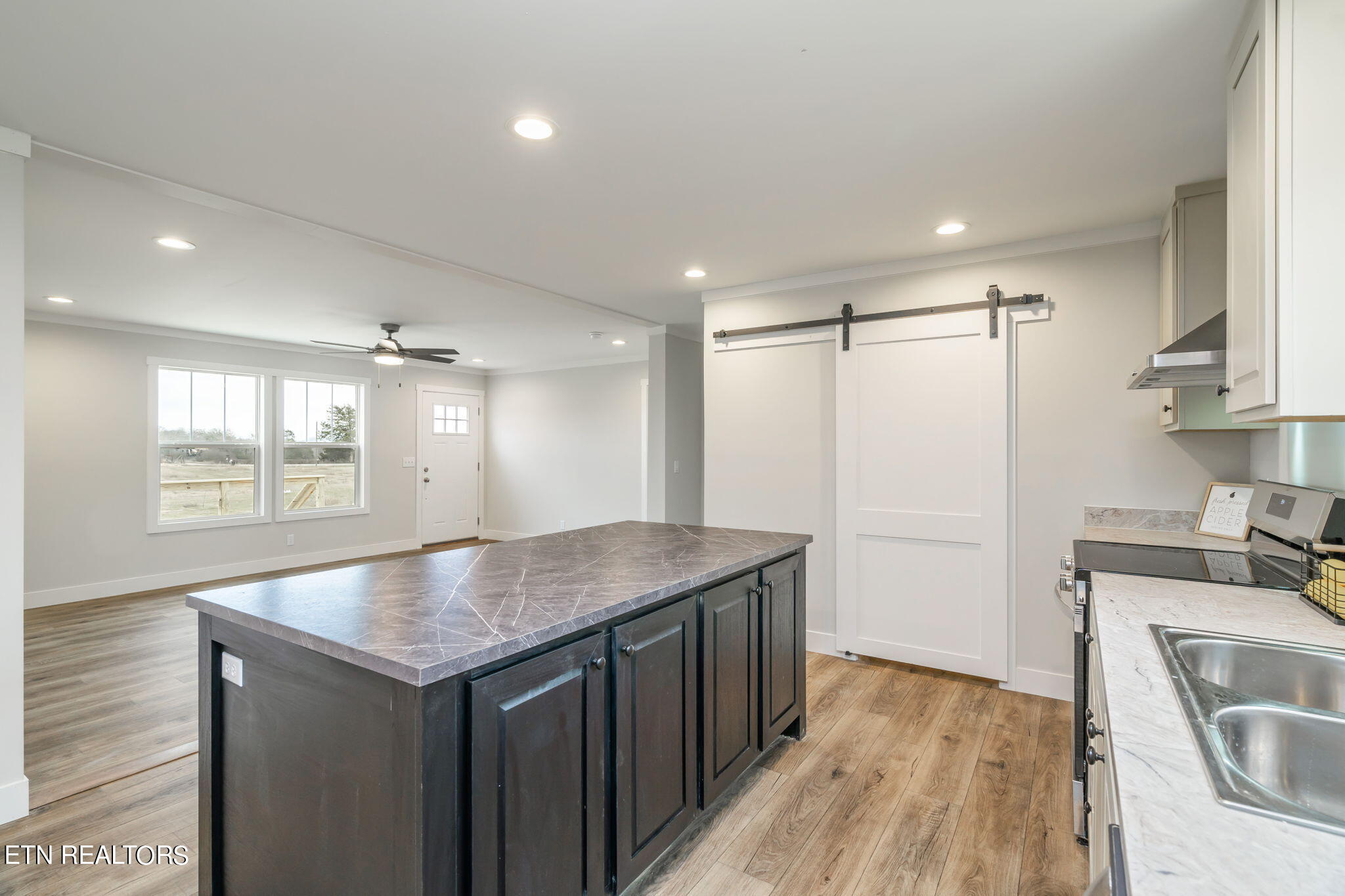 484 Greenbriar Rd