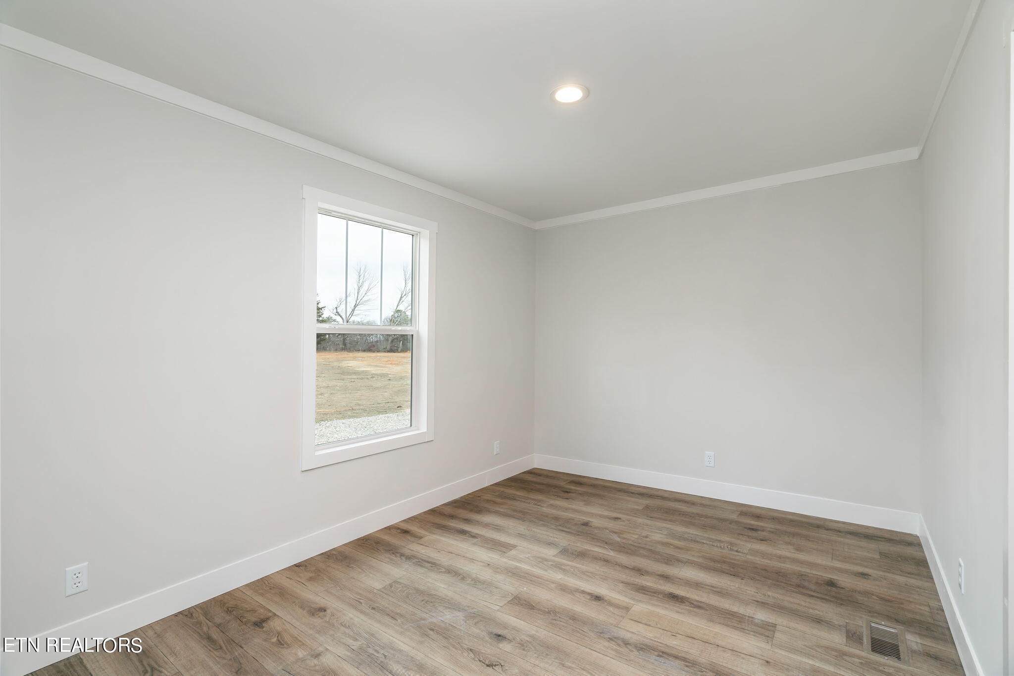 484 Greenbriar Rd