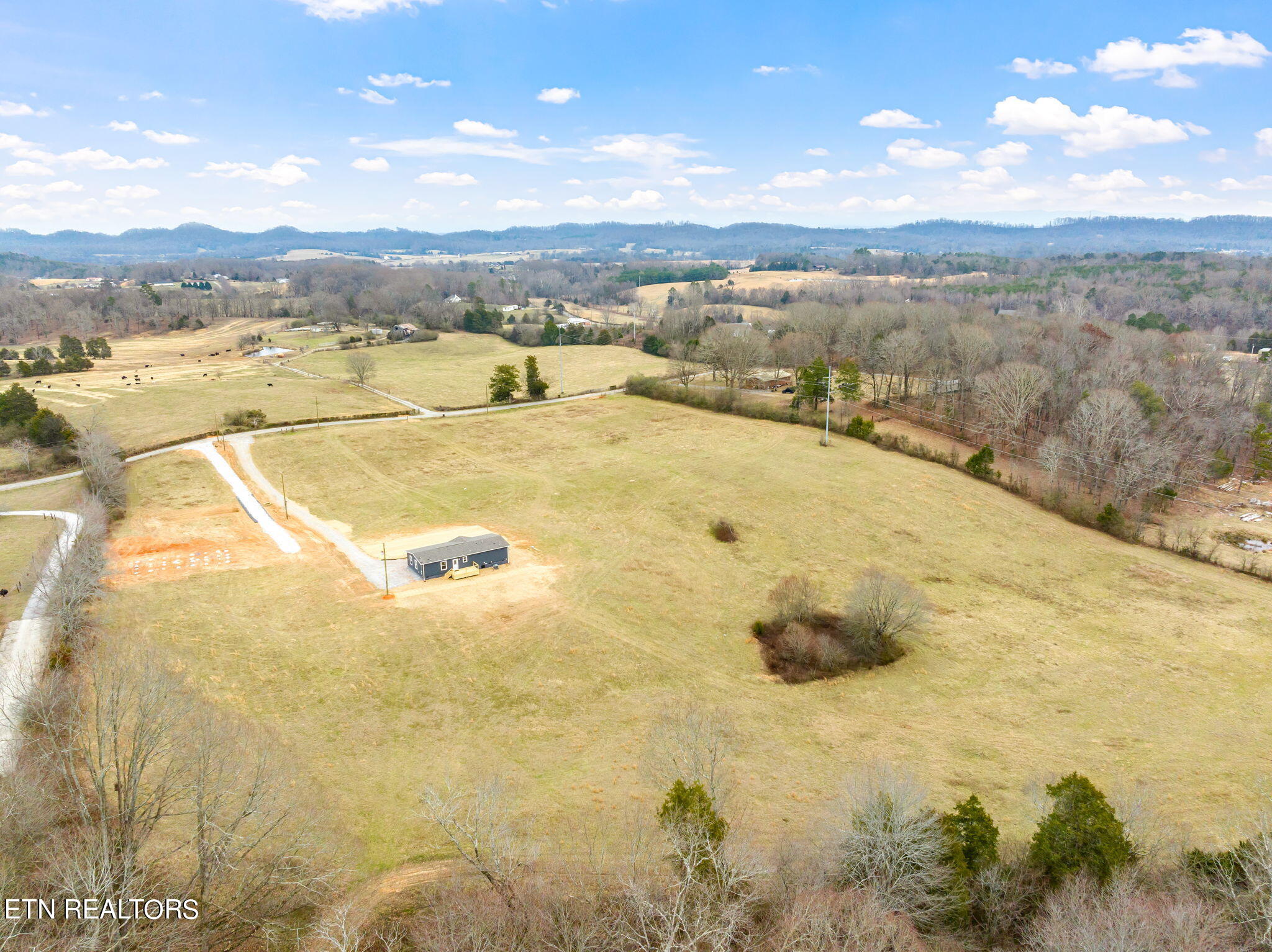484 Greenbriar Rd