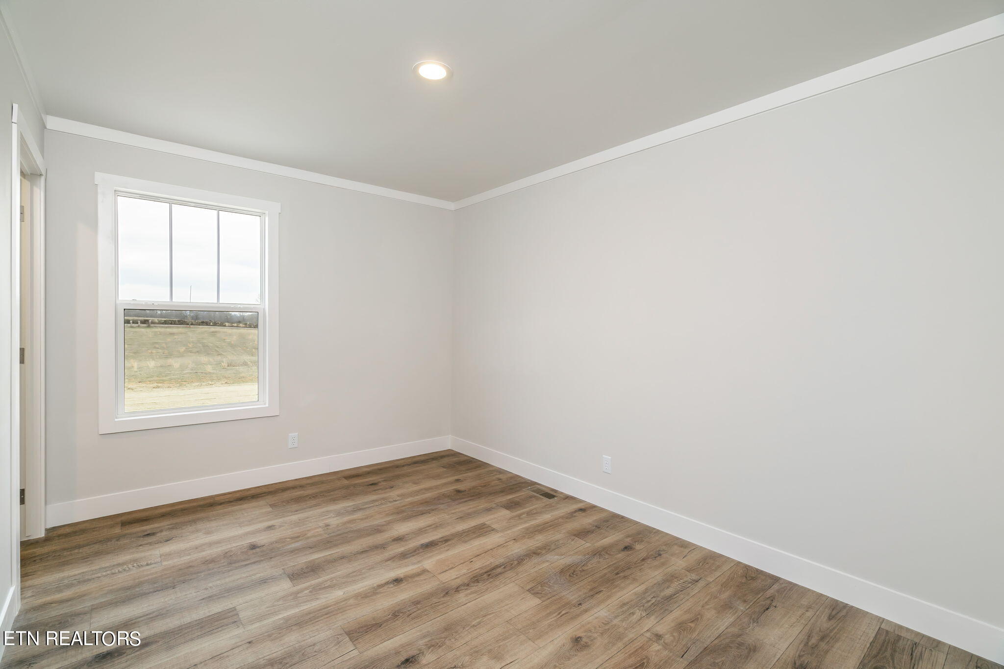 484 Greenbriar Rd