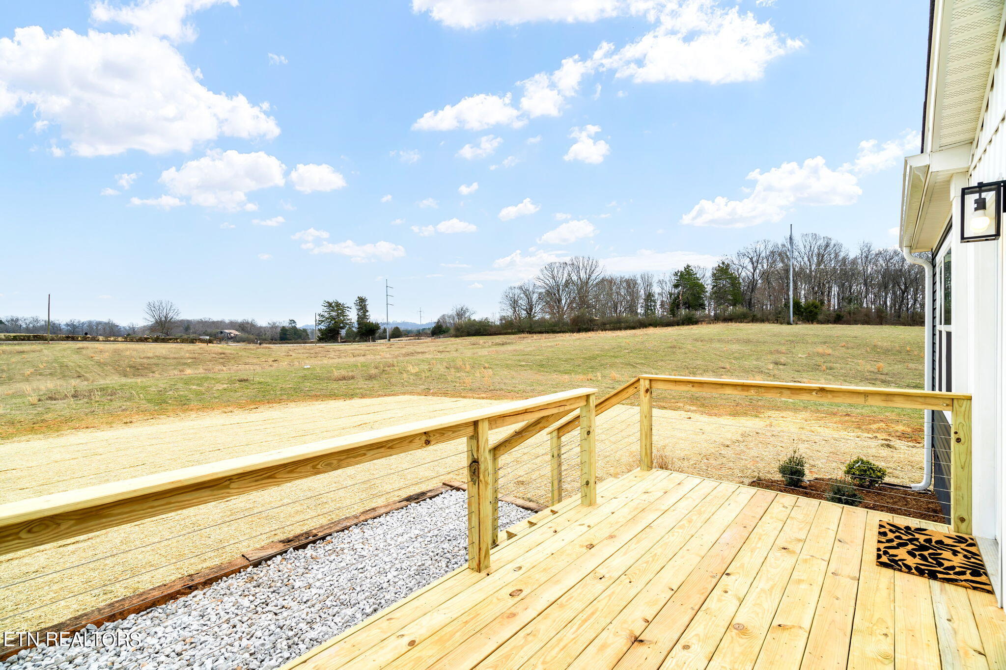 484 Greenbriar Rd