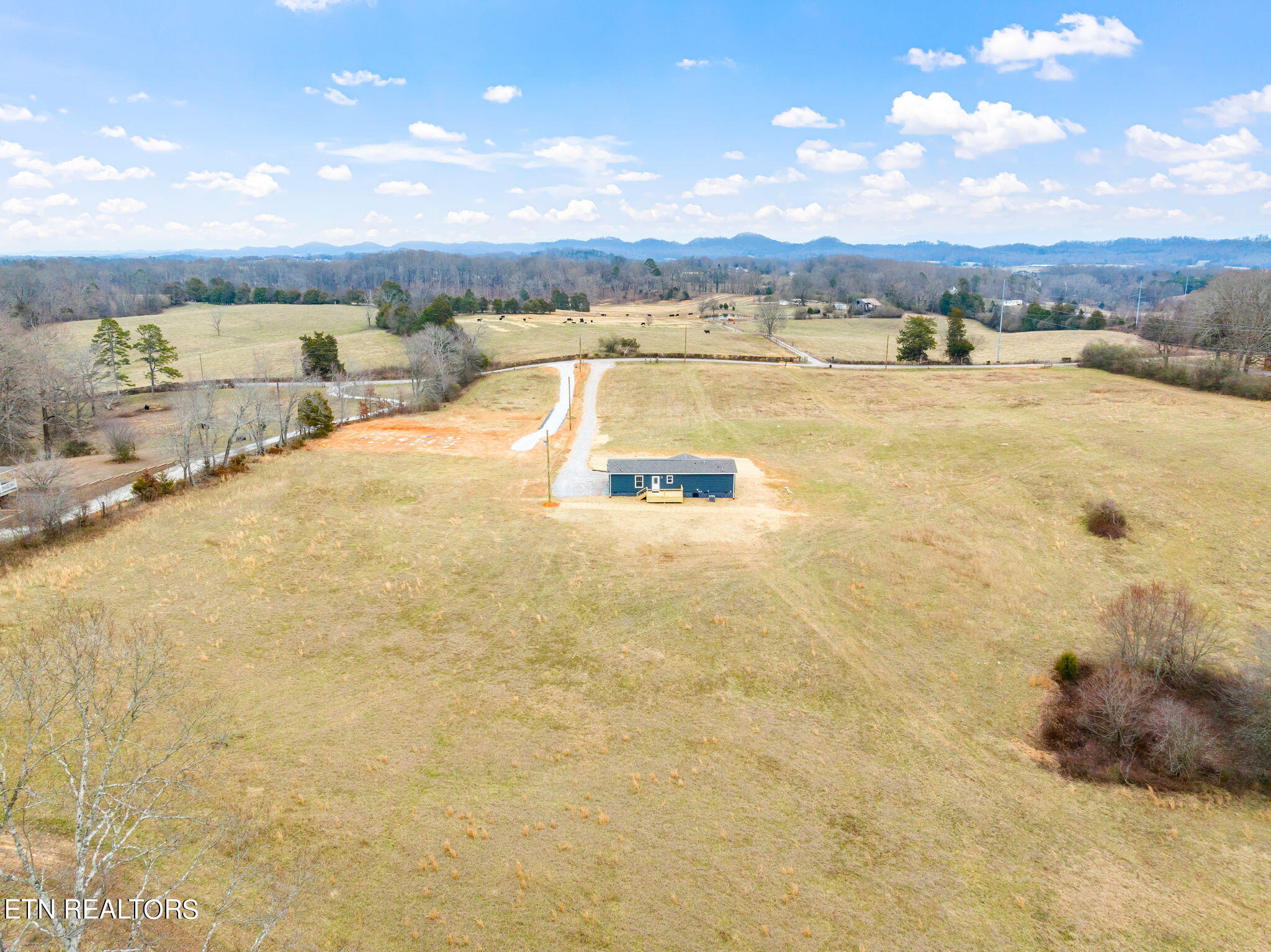 484 Greenbriar Rd