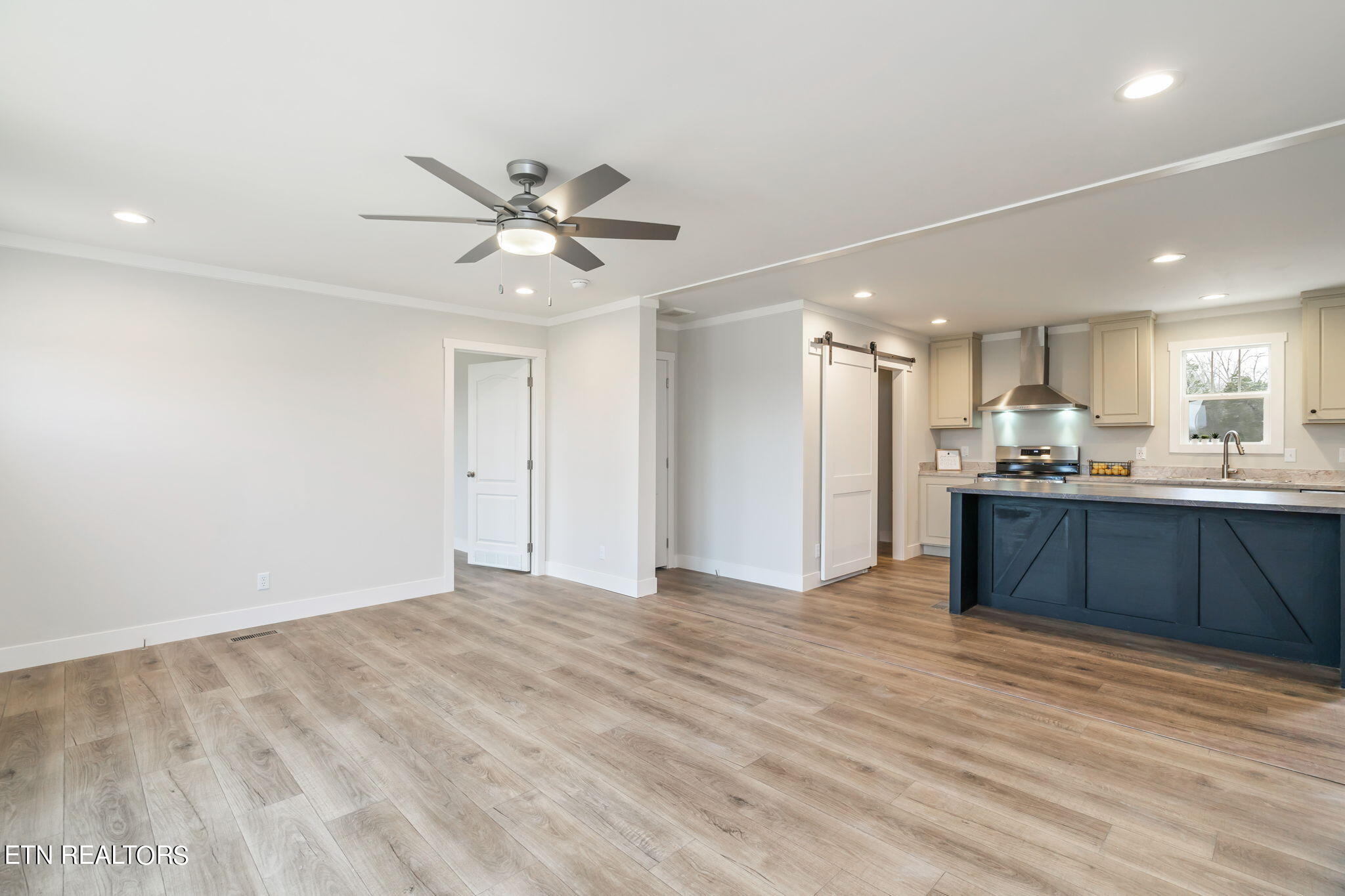 484 Greenbriar Rd