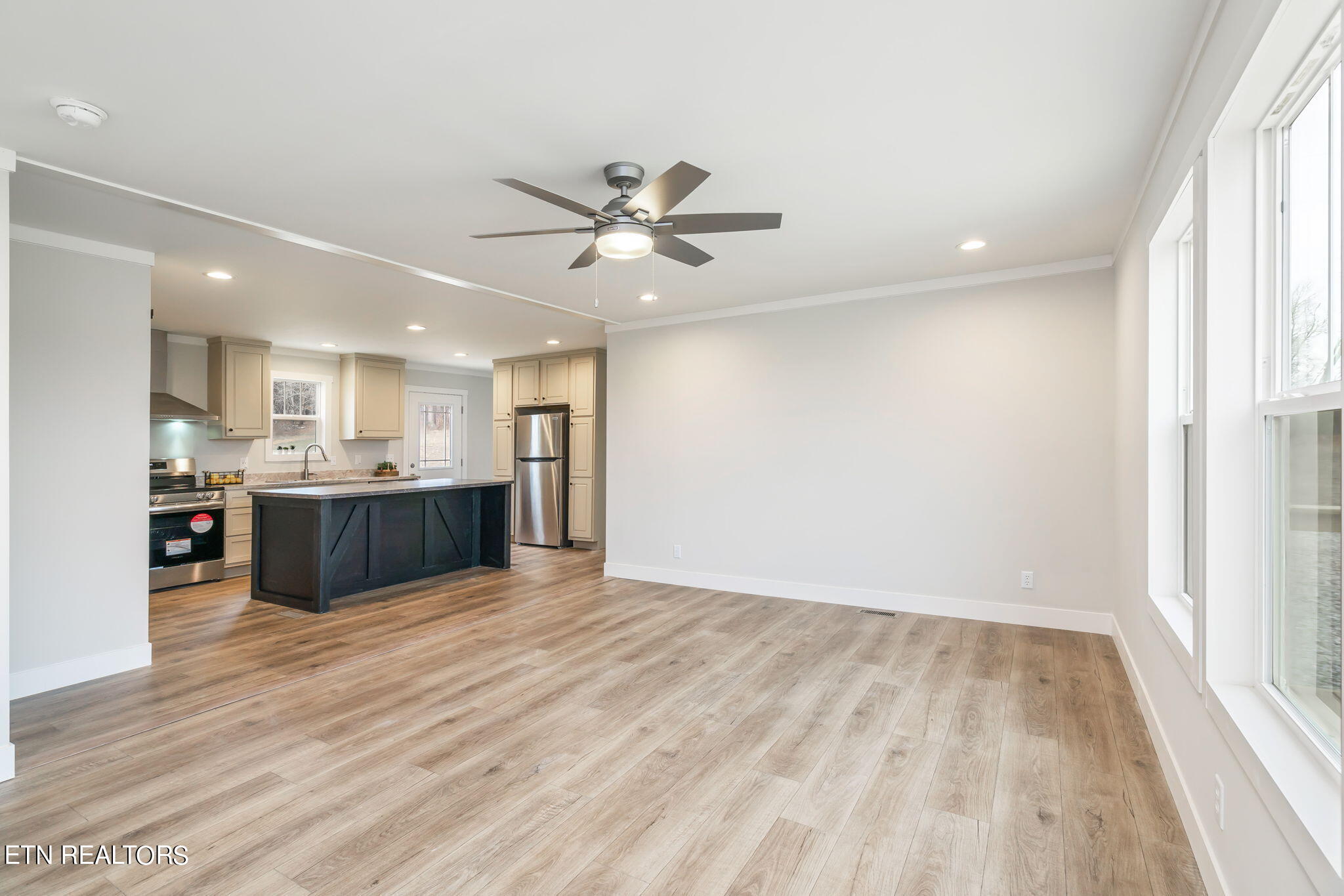 484 Greenbriar Rd