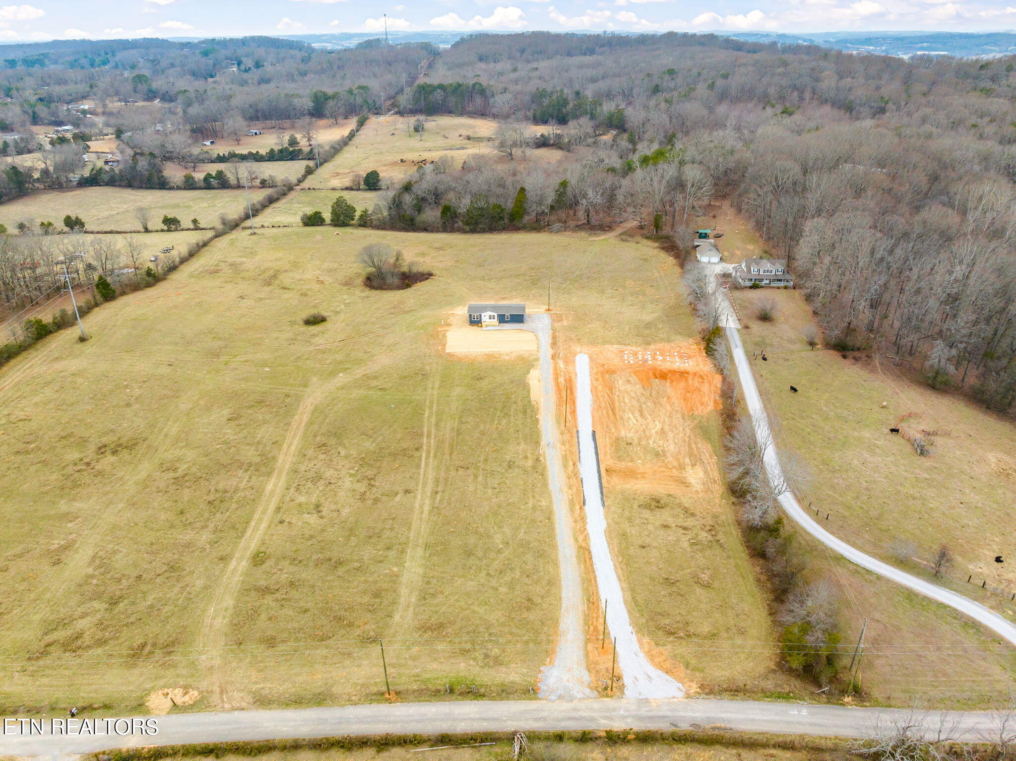 484 Greenbriar Rd