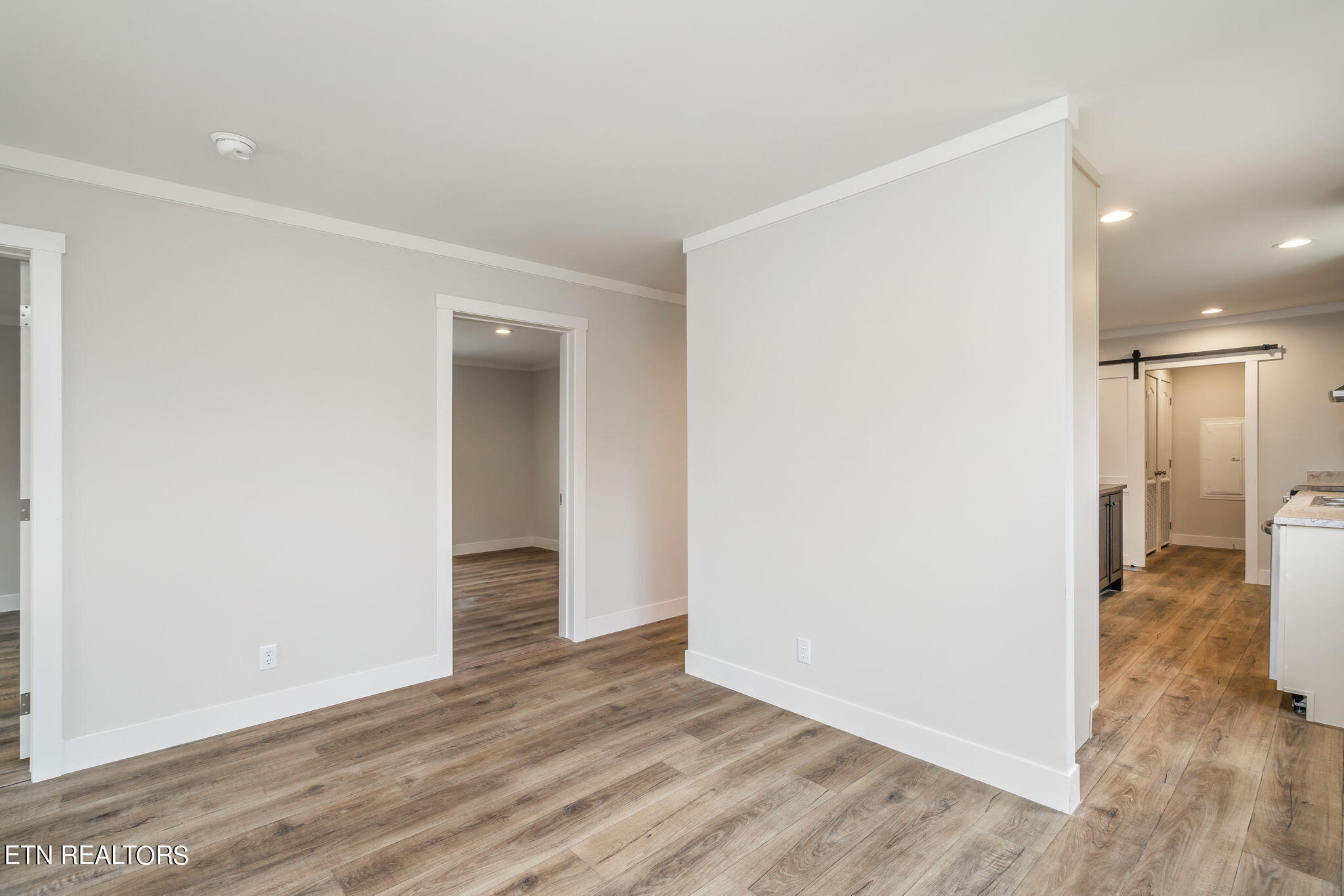 484 Greenbriar Rd