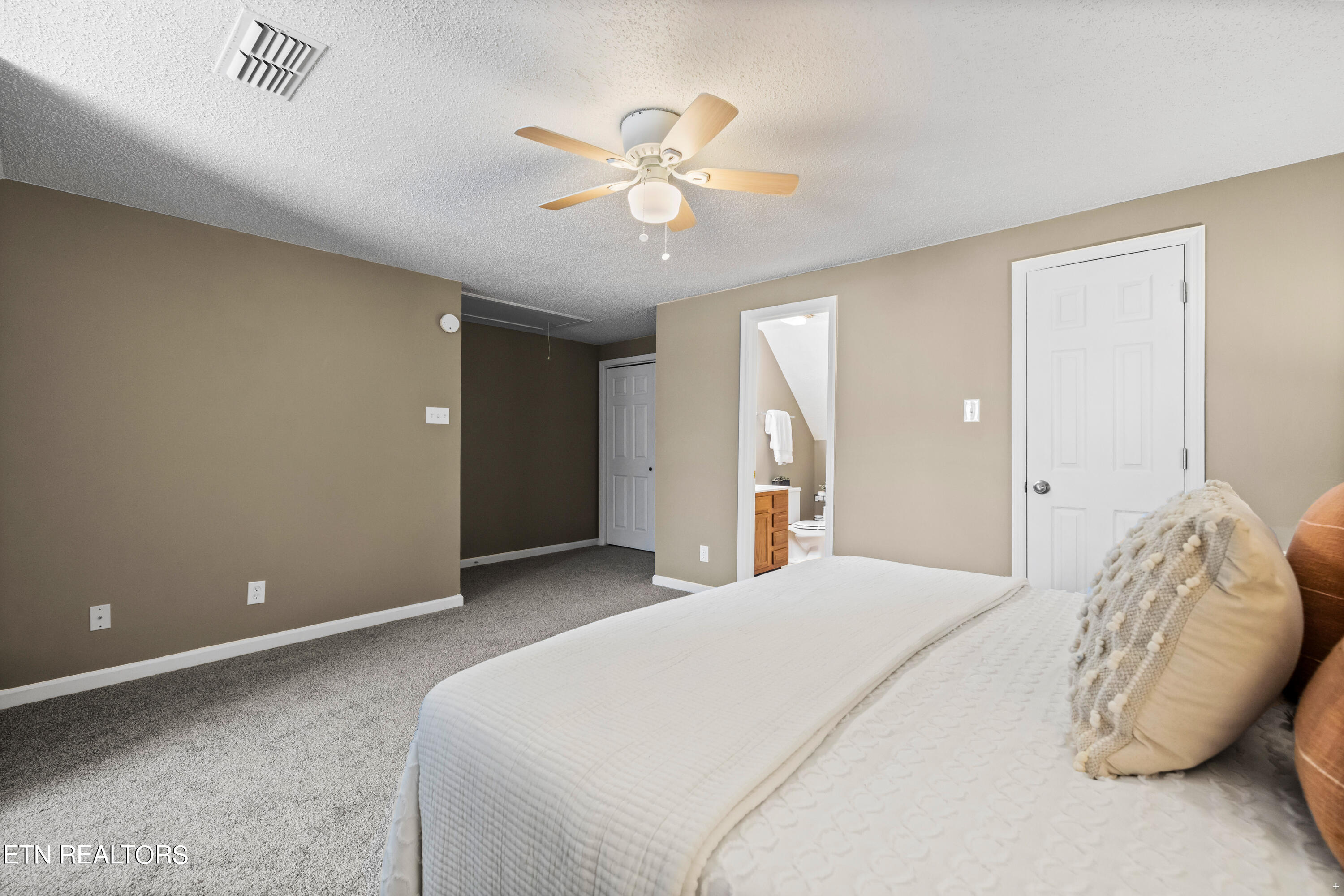 2001 Pueblo Place